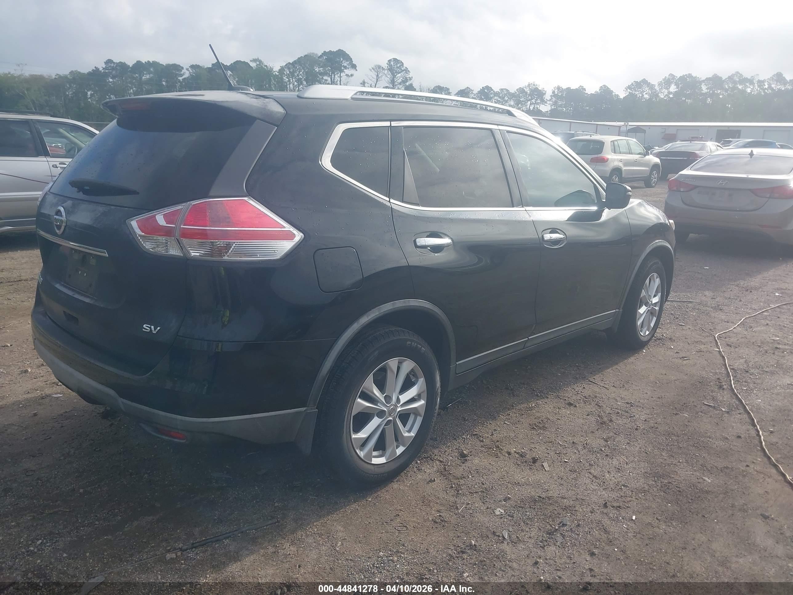 NISSAN ROGUE image 4