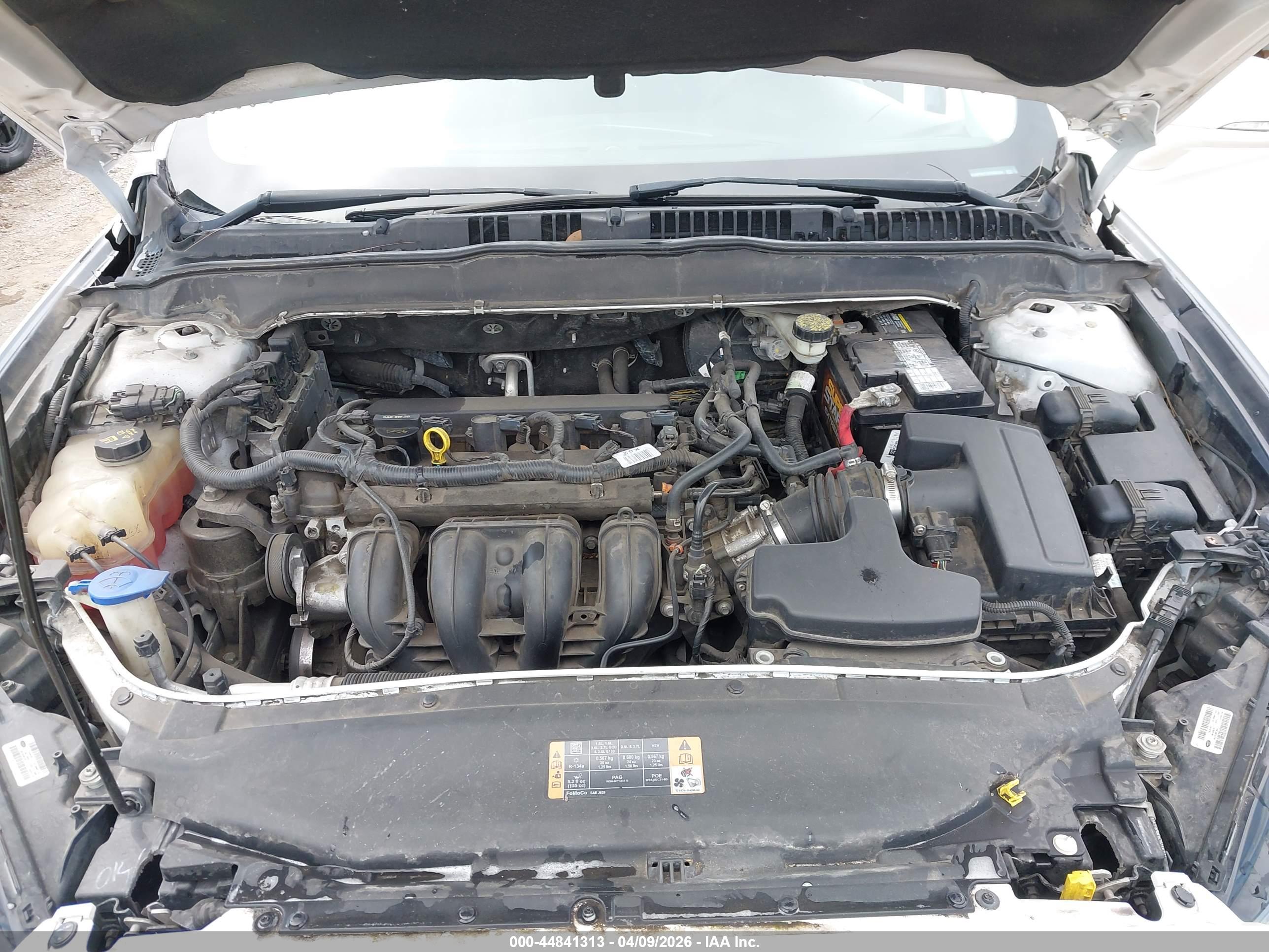 FORD FUSION image 10