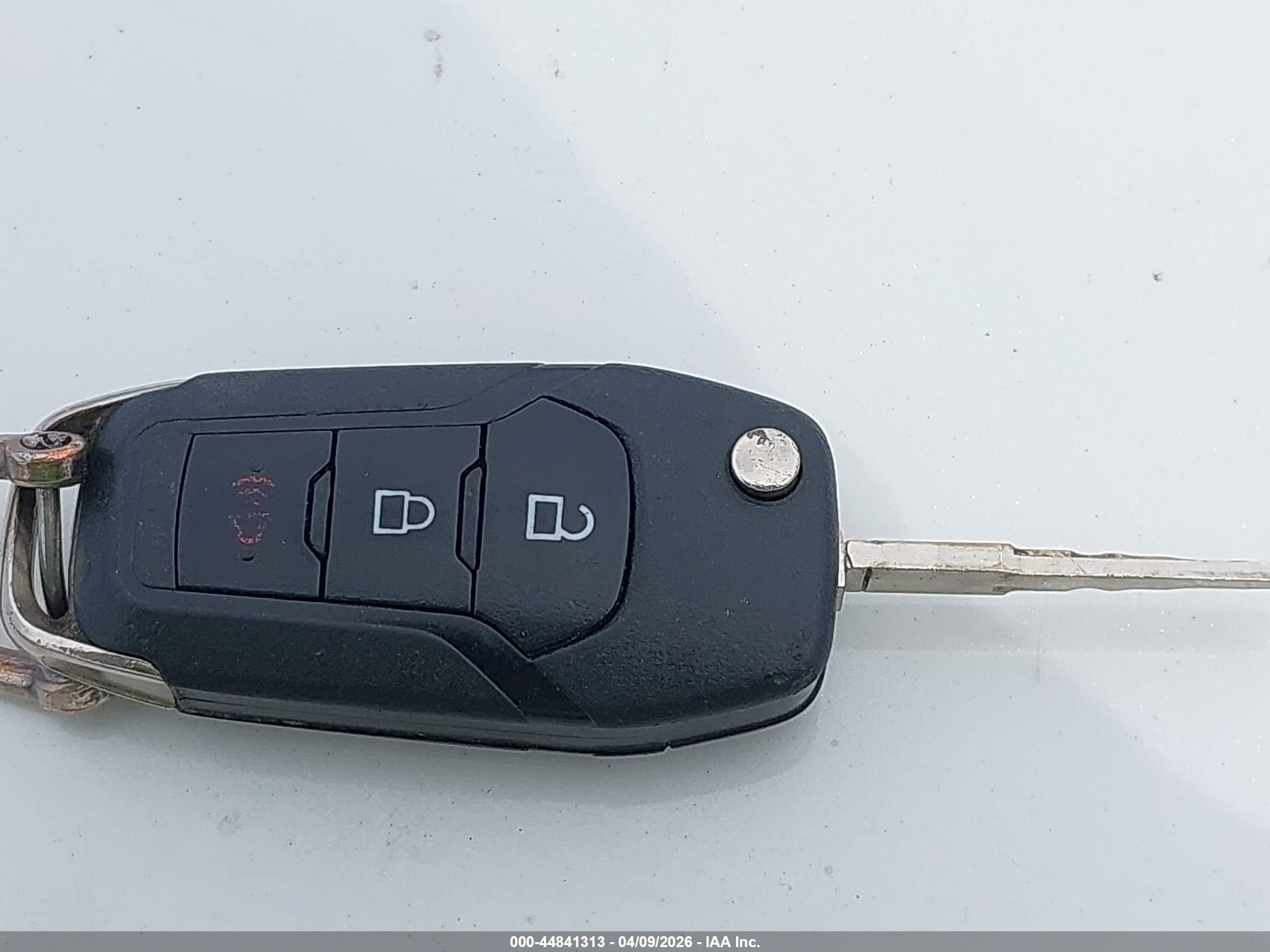 FORD FUSION image 11