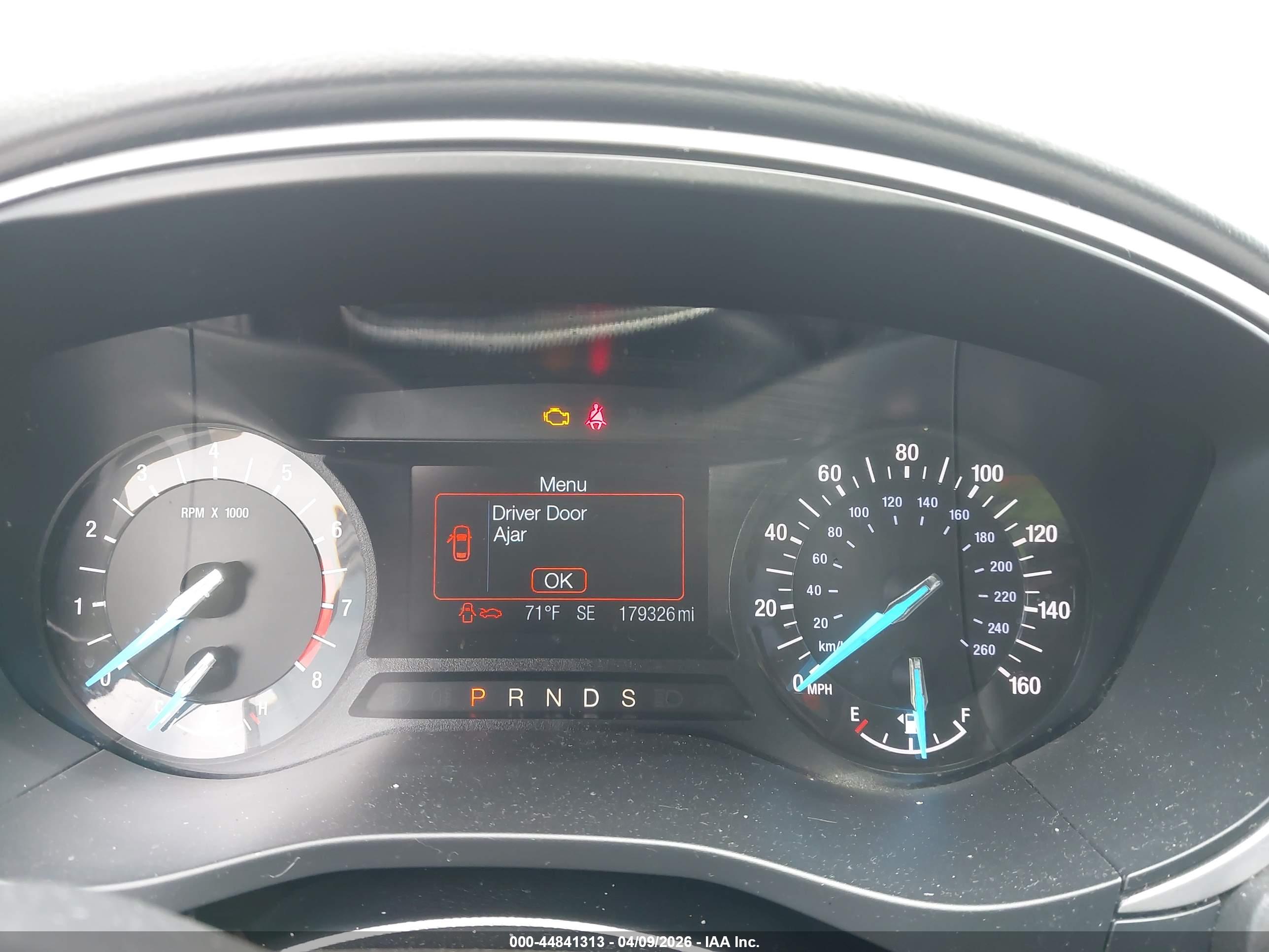 FORD FUSION image 7