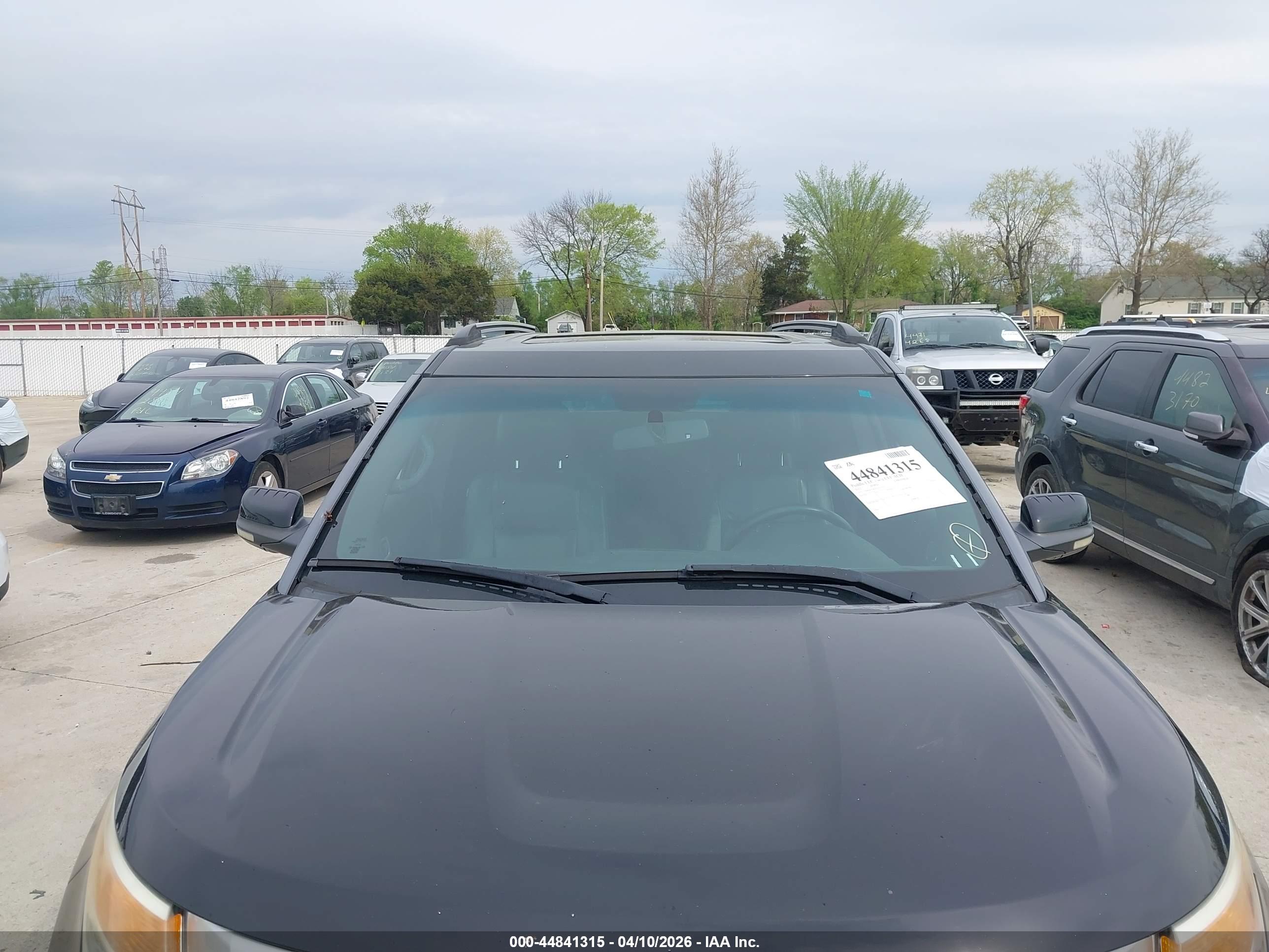 FORD EXPLORER image 6