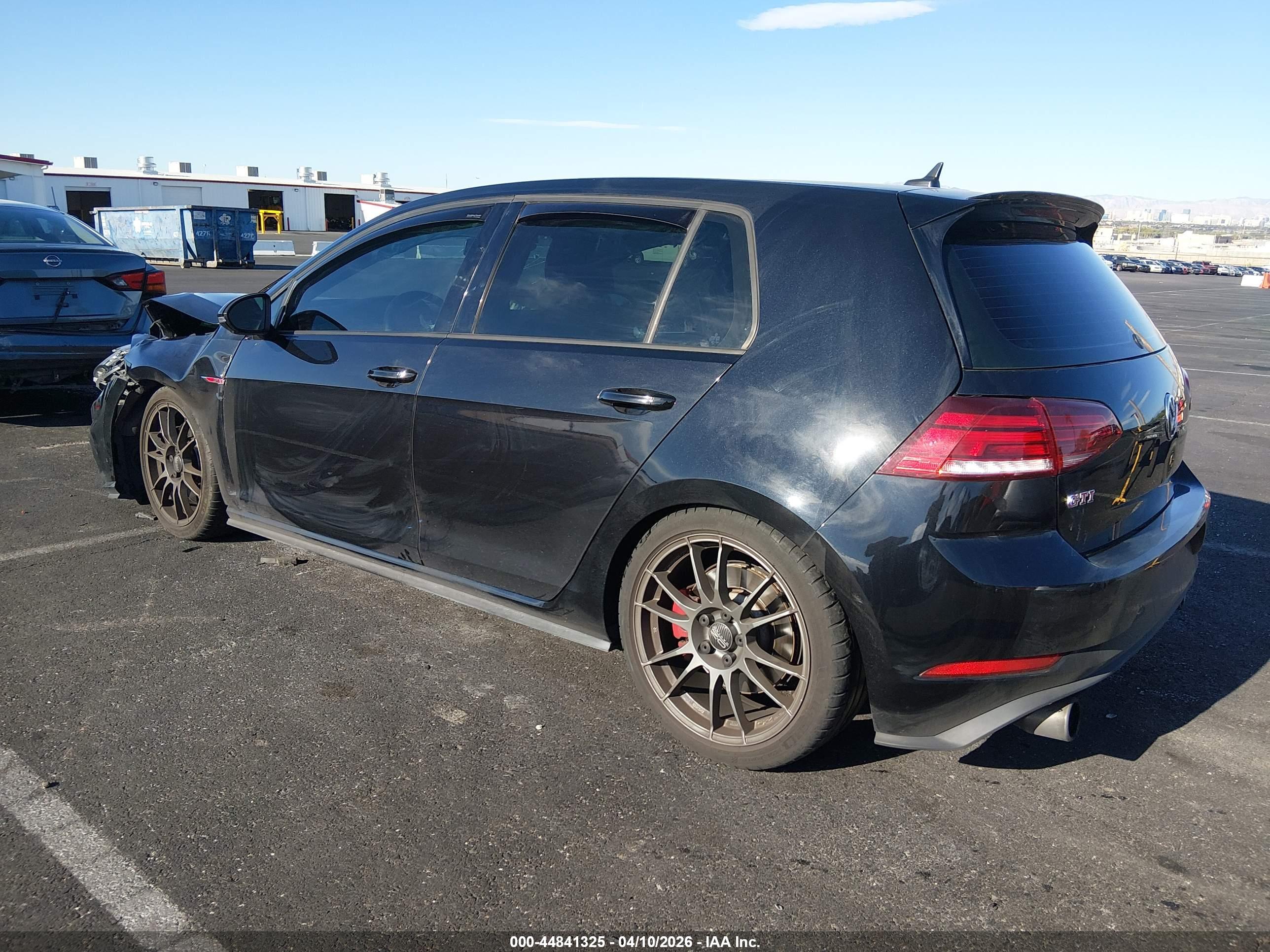 VOLKSWAGEN GOLF image 3