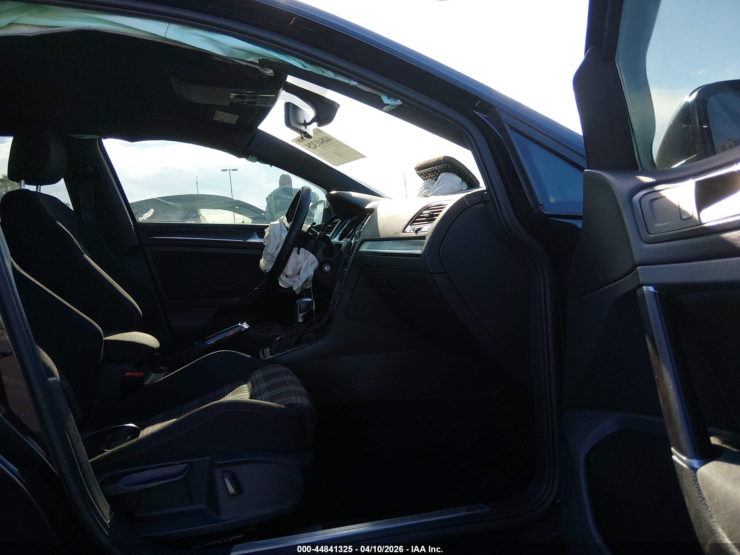 VOLKSWAGEN GOLF image 5
