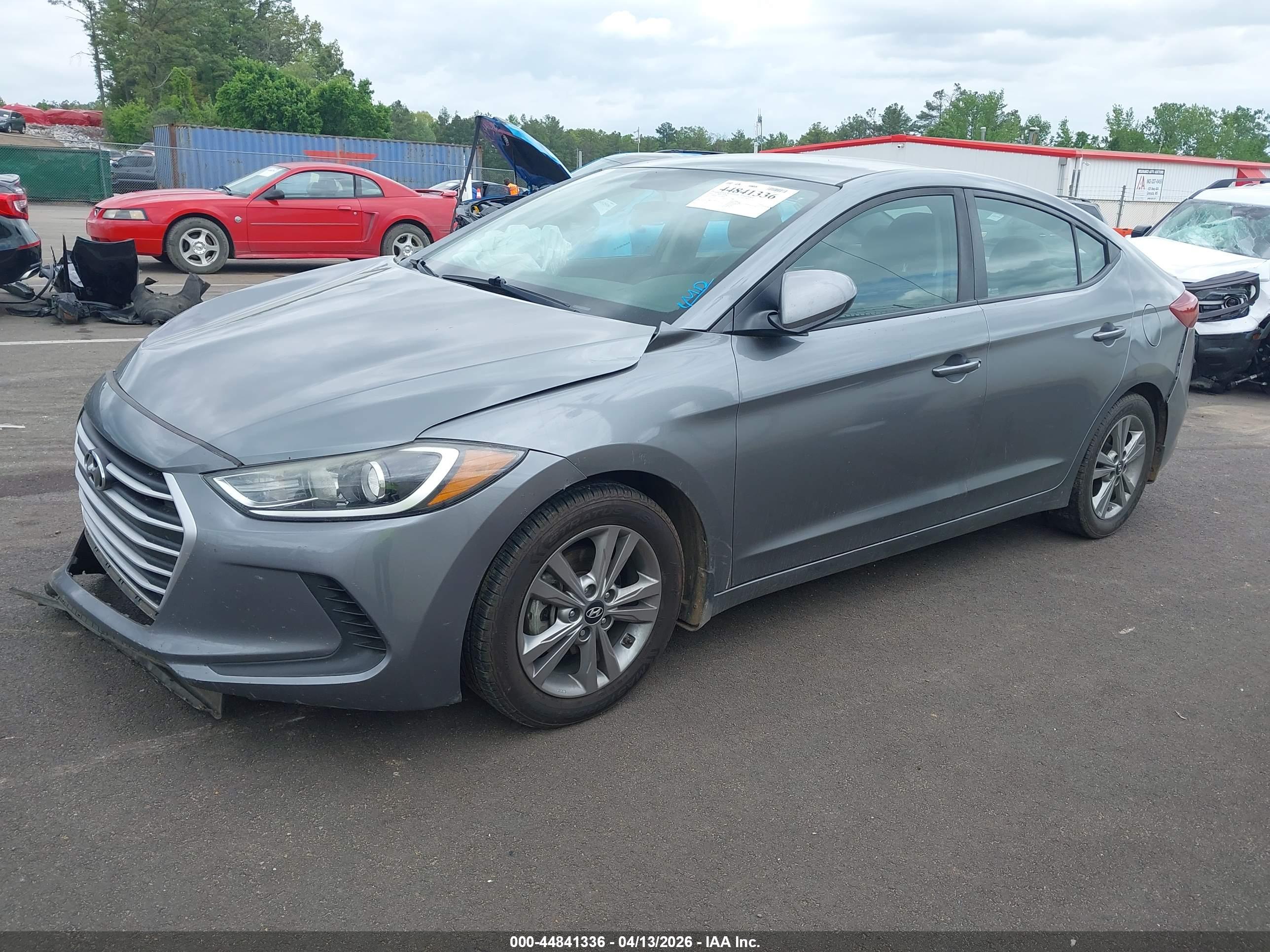 HYUNDAI ELANTRA image 2