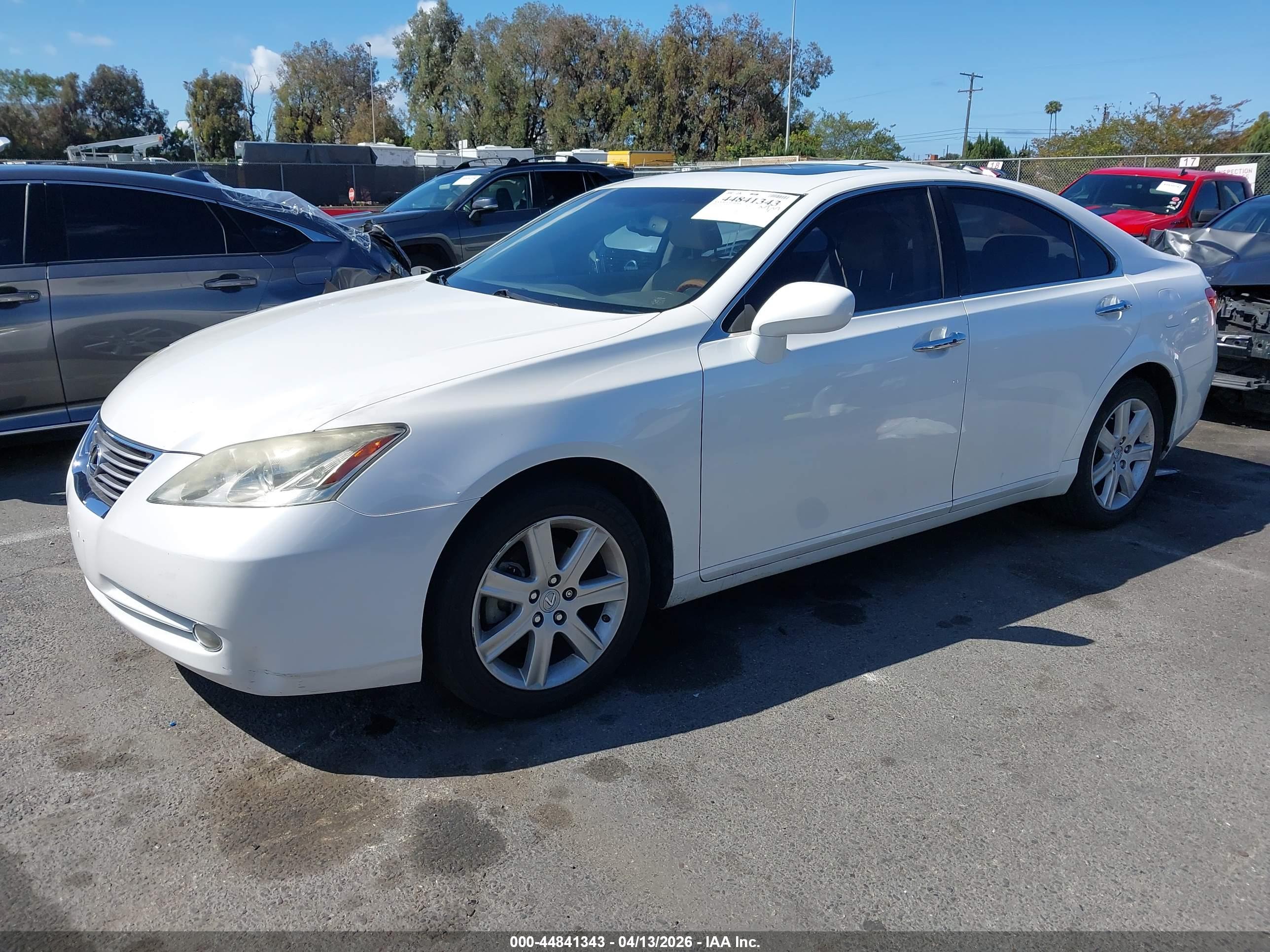 LEXUS ES image 2