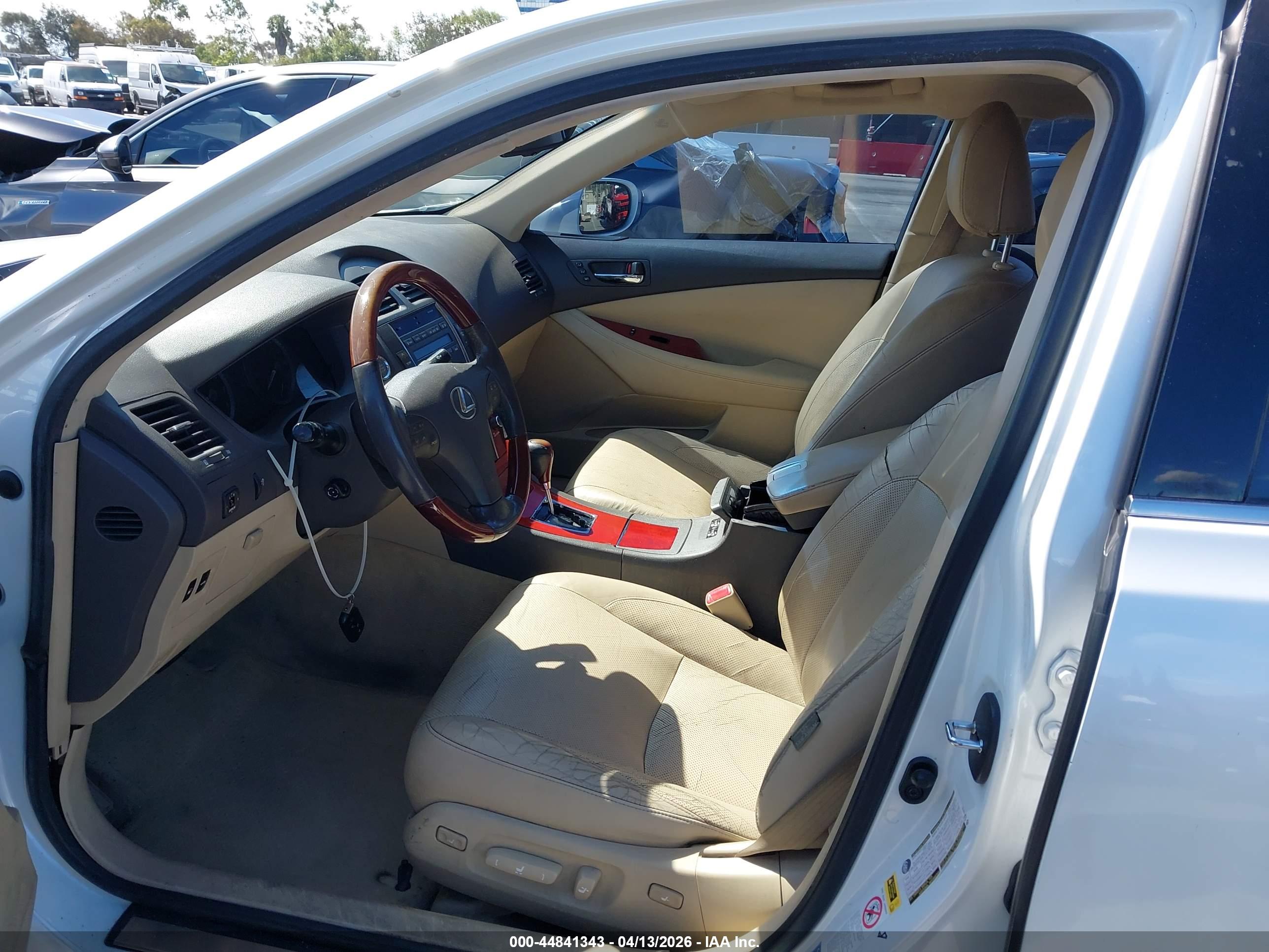 LEXUS ES image 5
