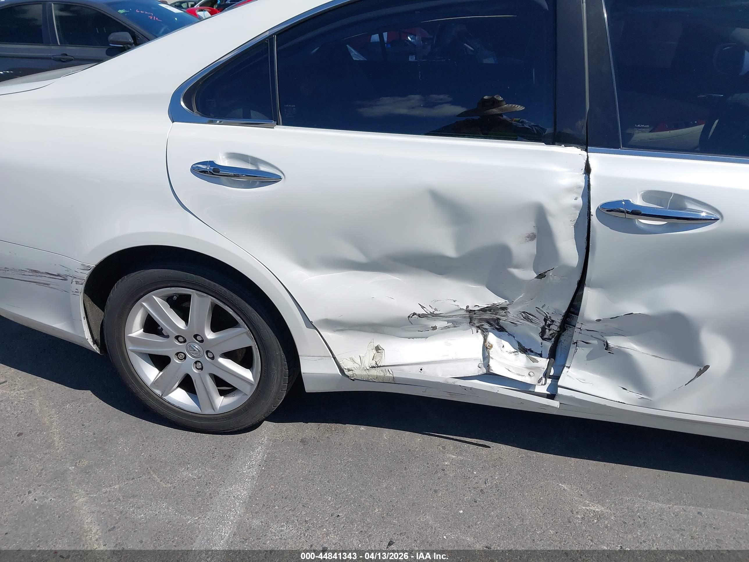 LEXUS ES image 6