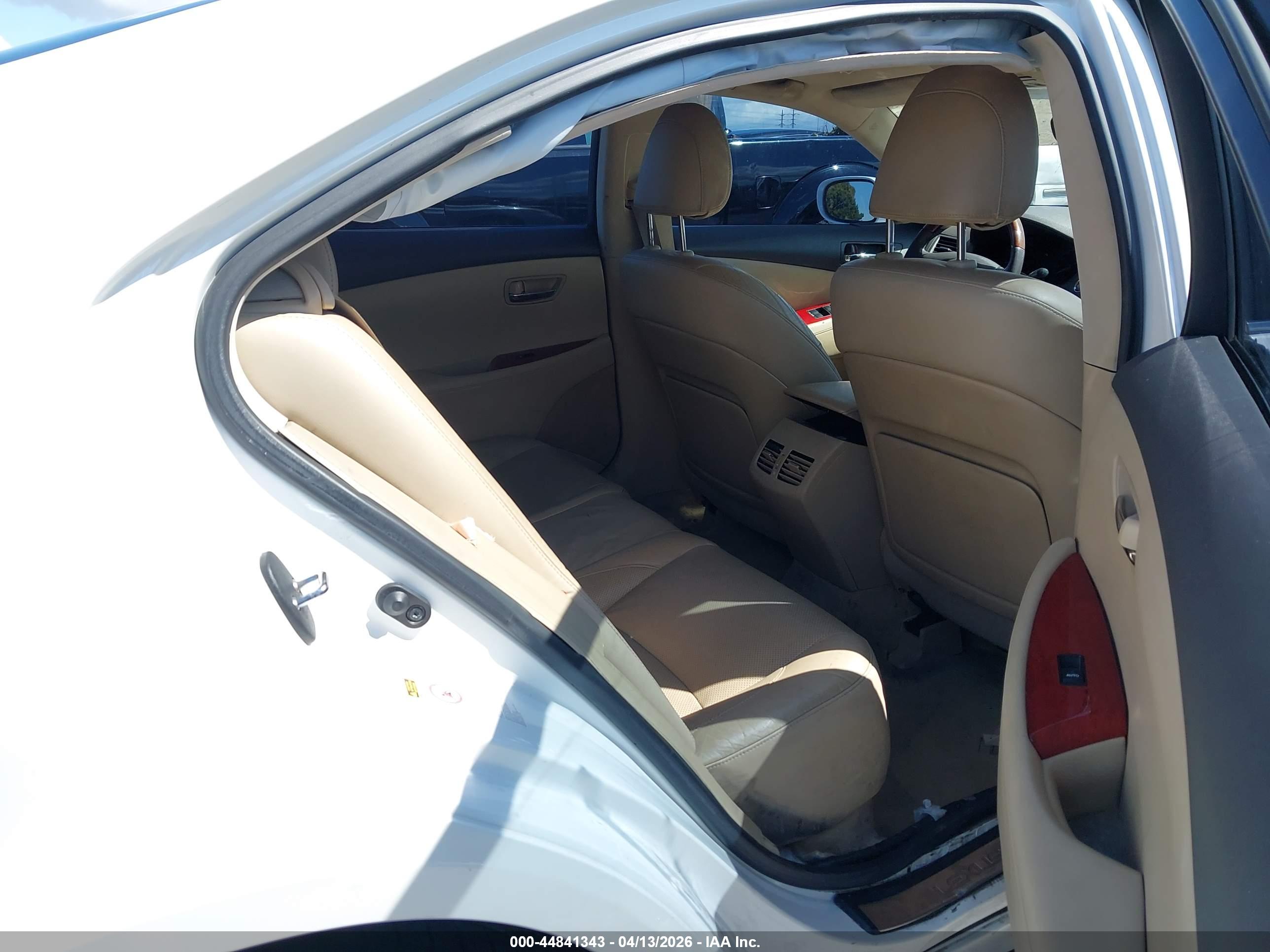 LEXUS ES image 8