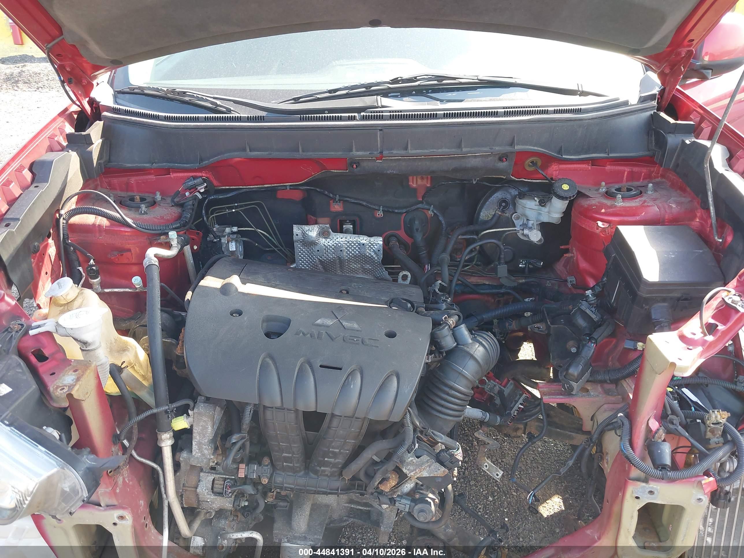 MITSUBISHI OUTLANDER image 10