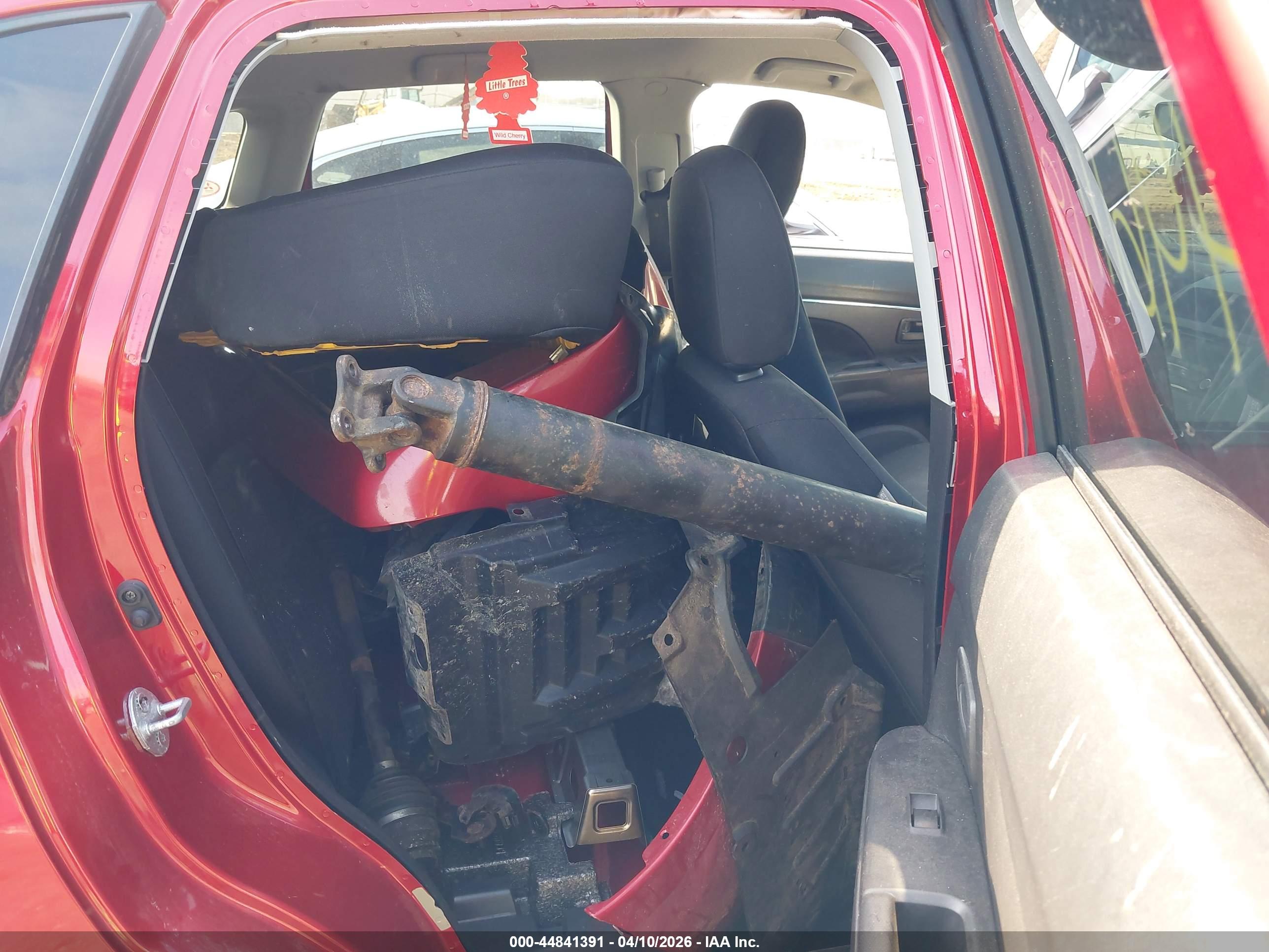 MITSUBISHI OUTLANDER image 8