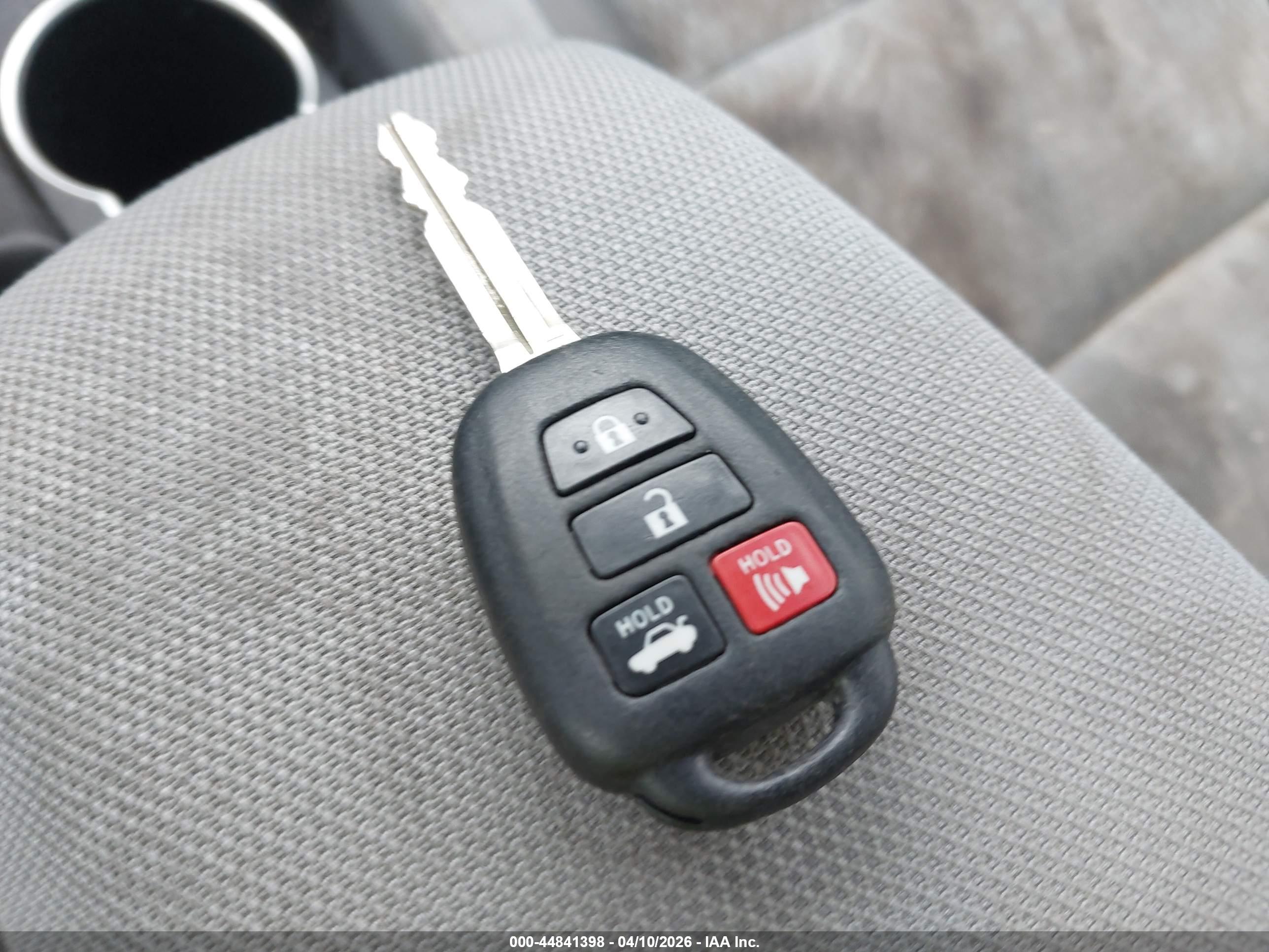 TOYOTA COROLLA image 11