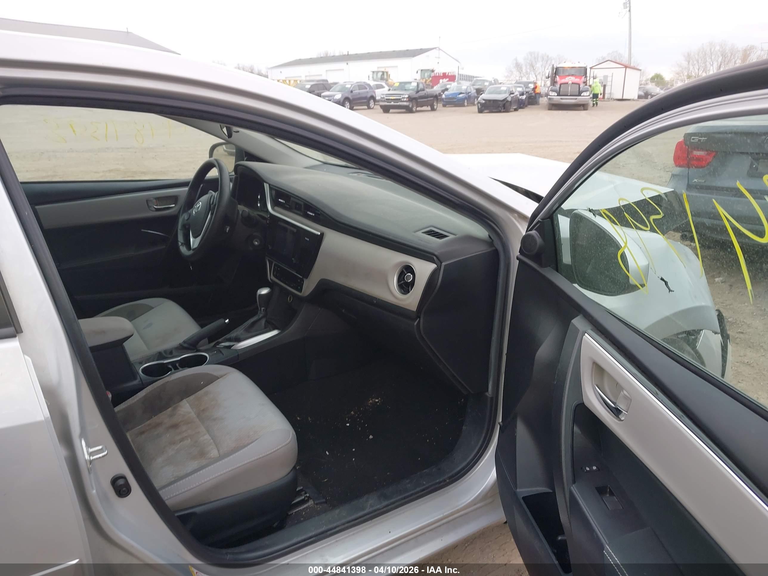 TOYOTA COROLLA image 5