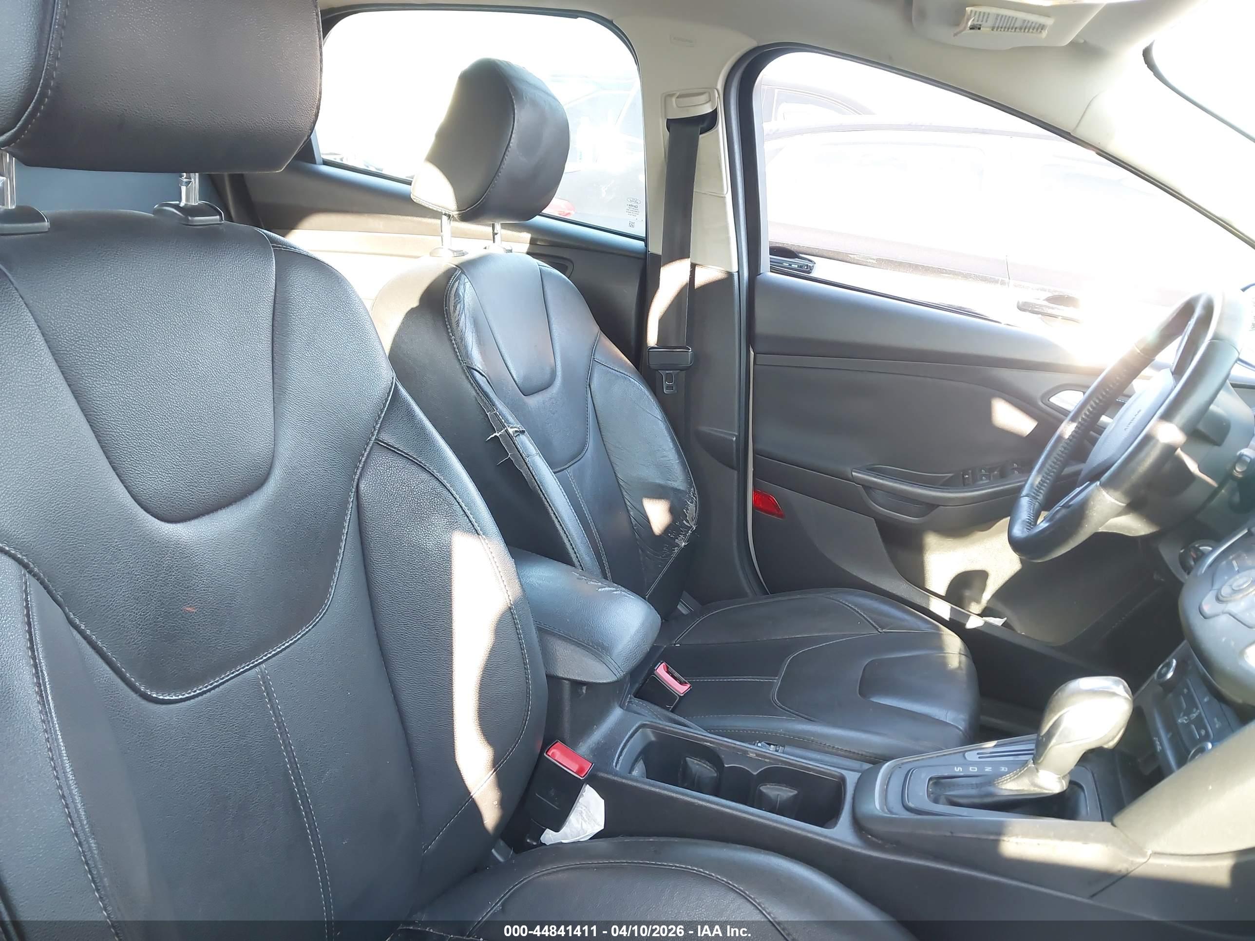 FORD FOCUS image 5