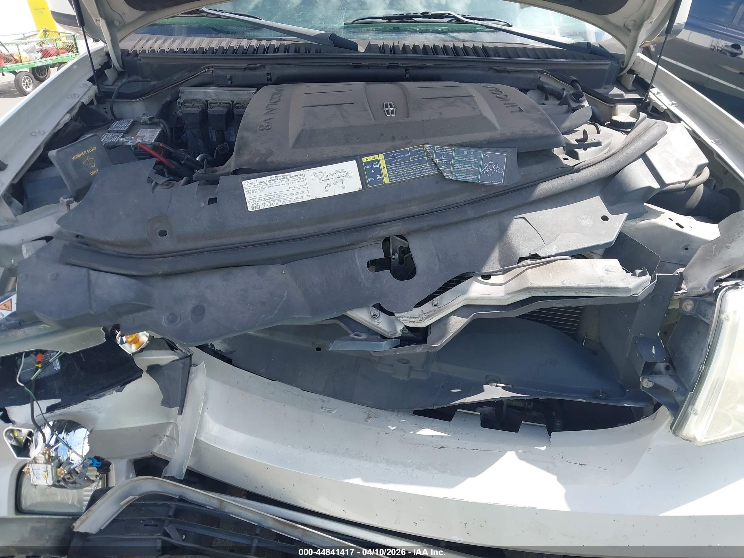 LINCOLN NAVIGATOR image 10