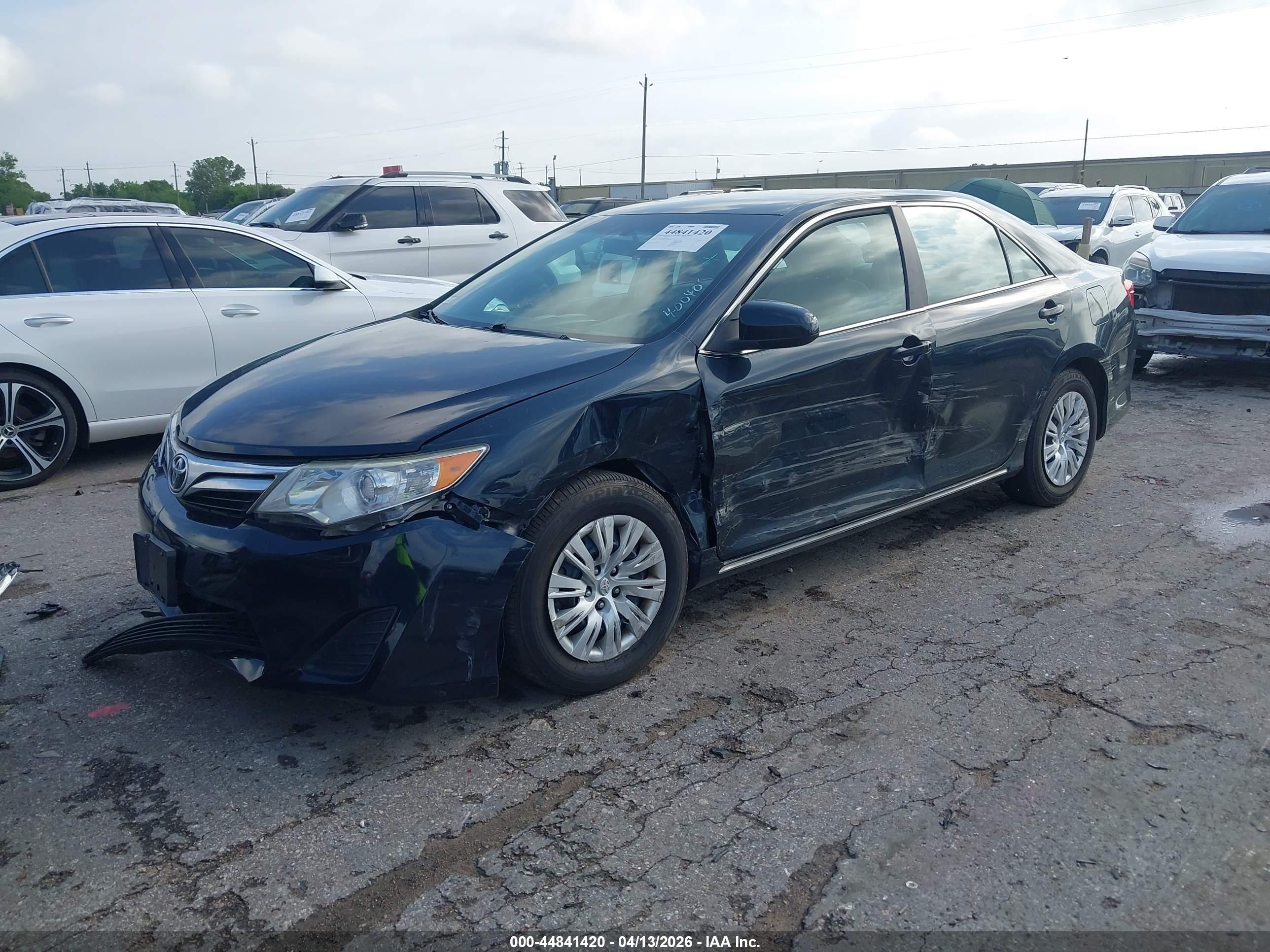 TOYOTA CAMRY image 2