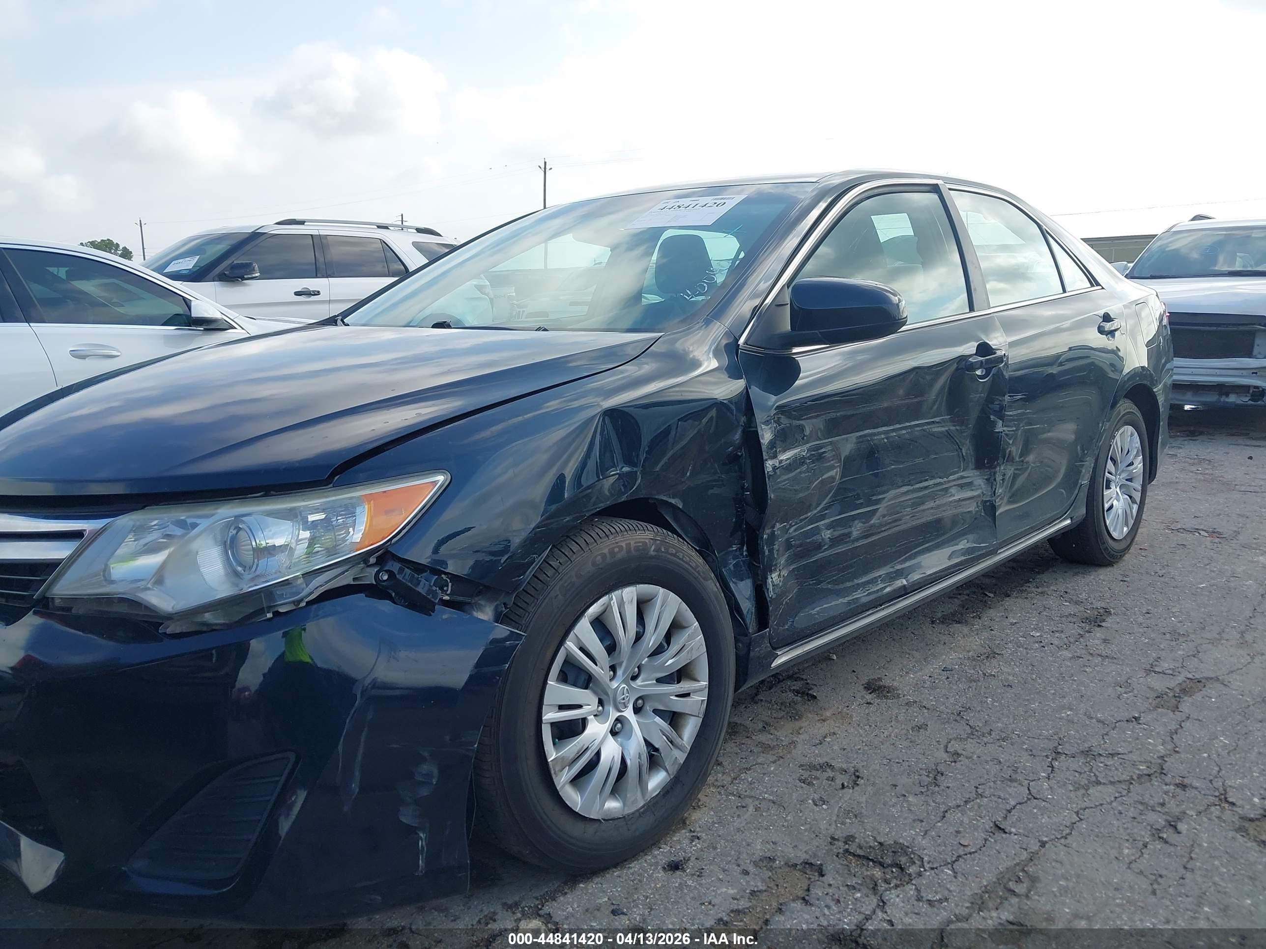 TOYOTA CAMRY image 6