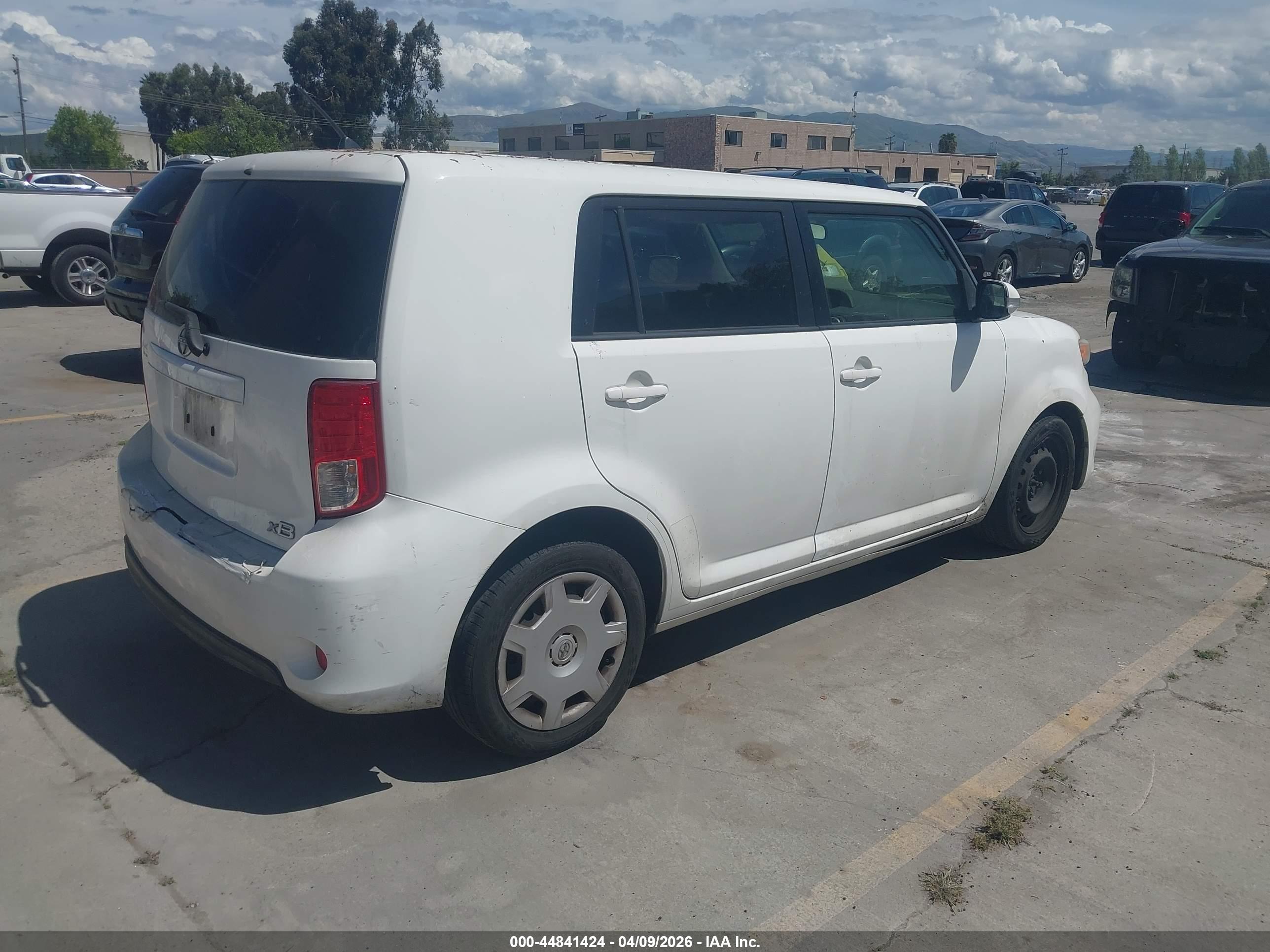 SCION XB image 4