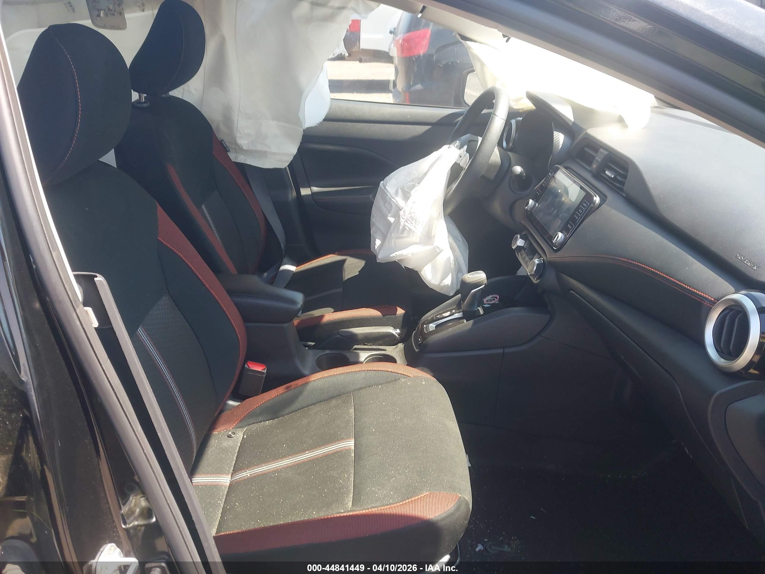 NISSAN VERSA image 5
