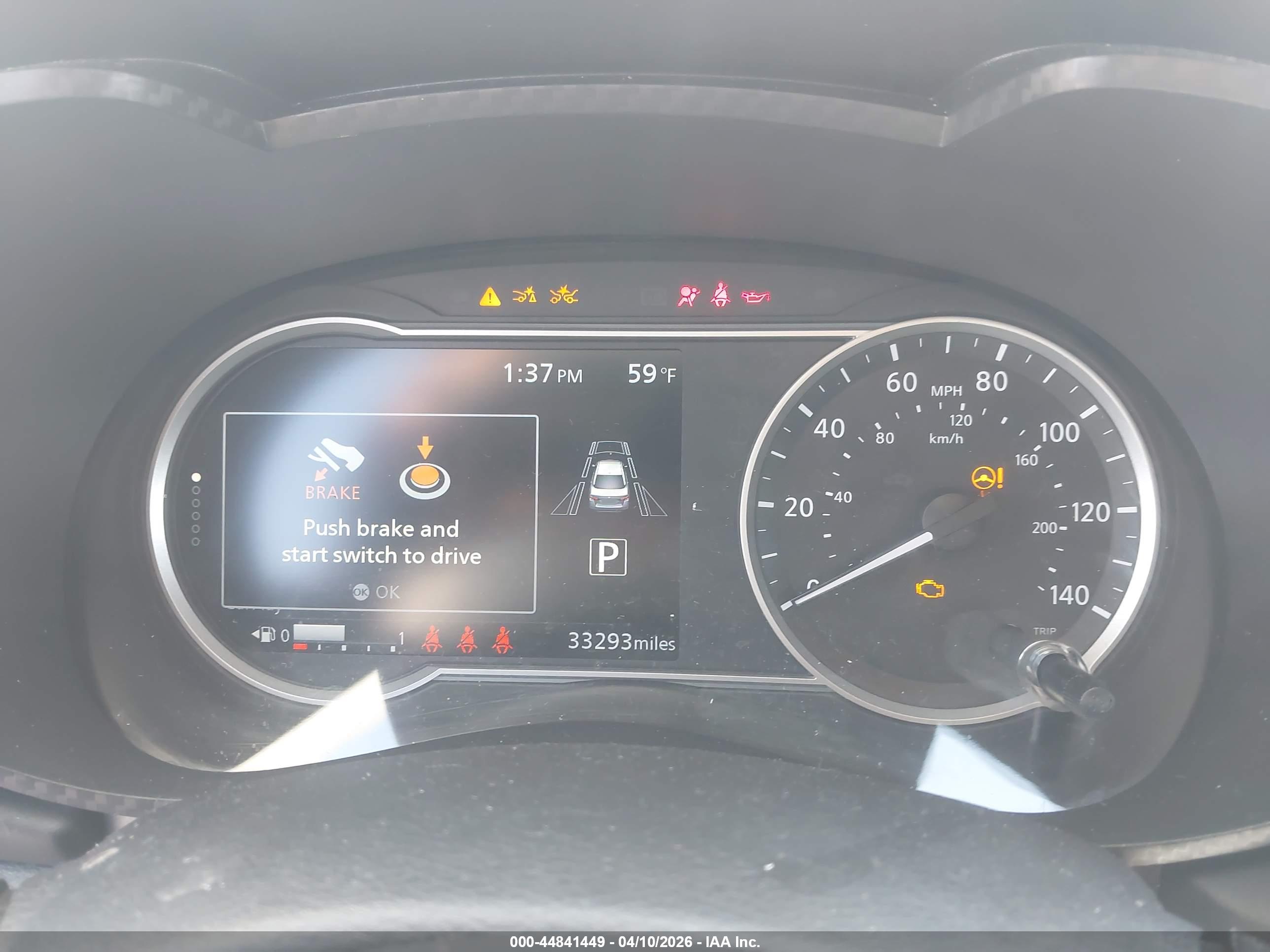 NISSAN VERSA image 7