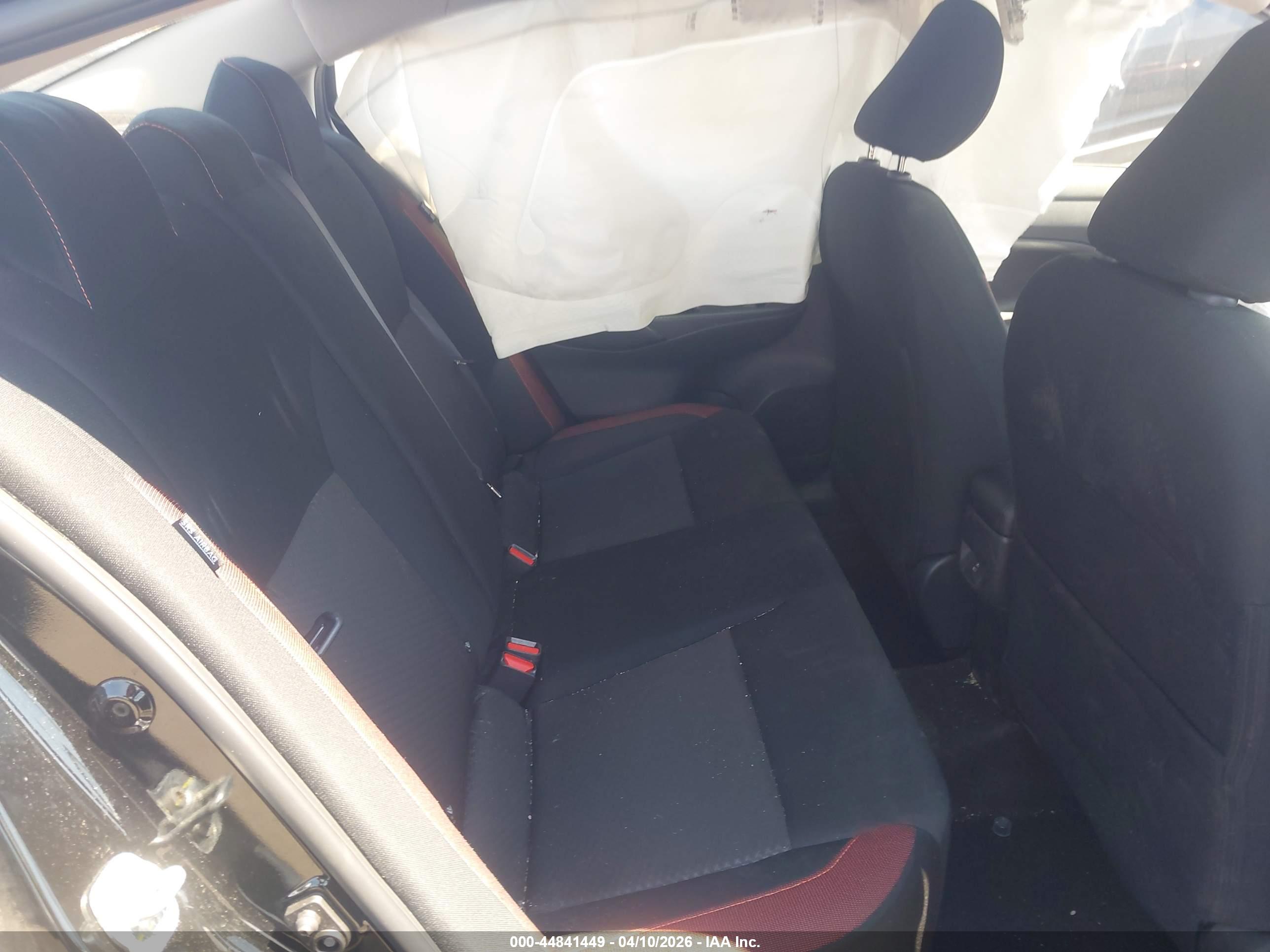 NISSAN VERSA image 8