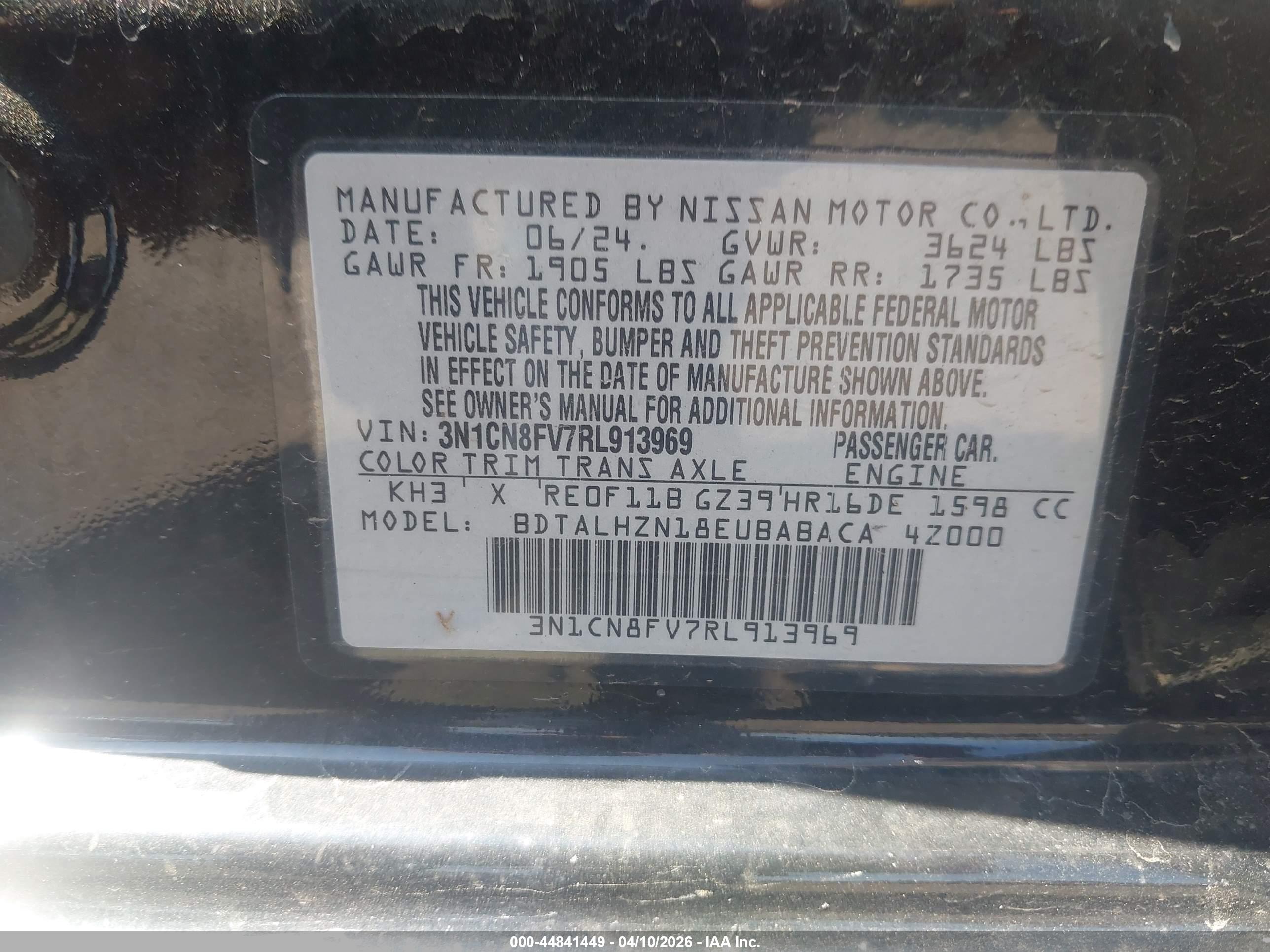 NISSAN VERSA image 9