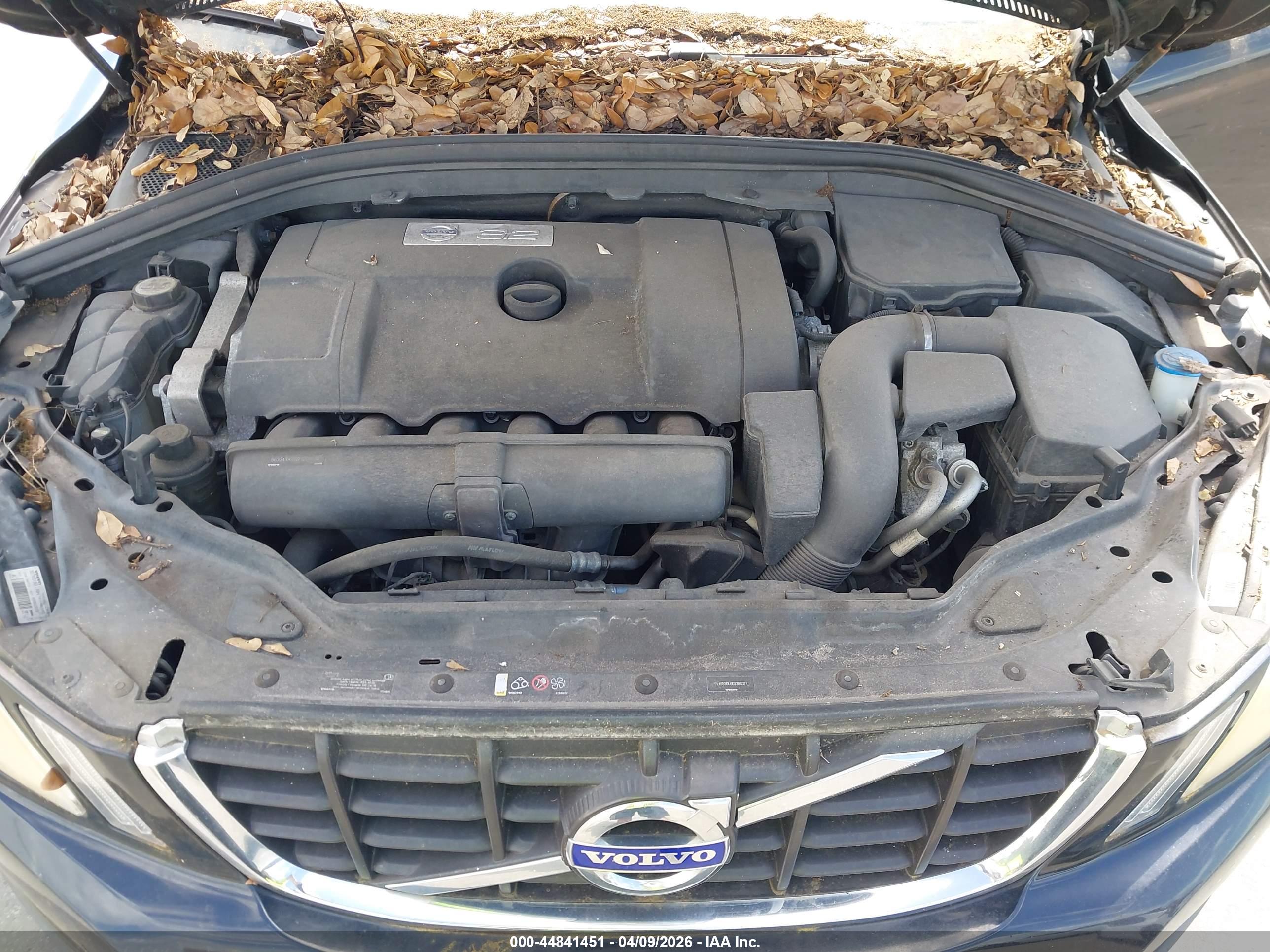 VOLVO XC60 image 10