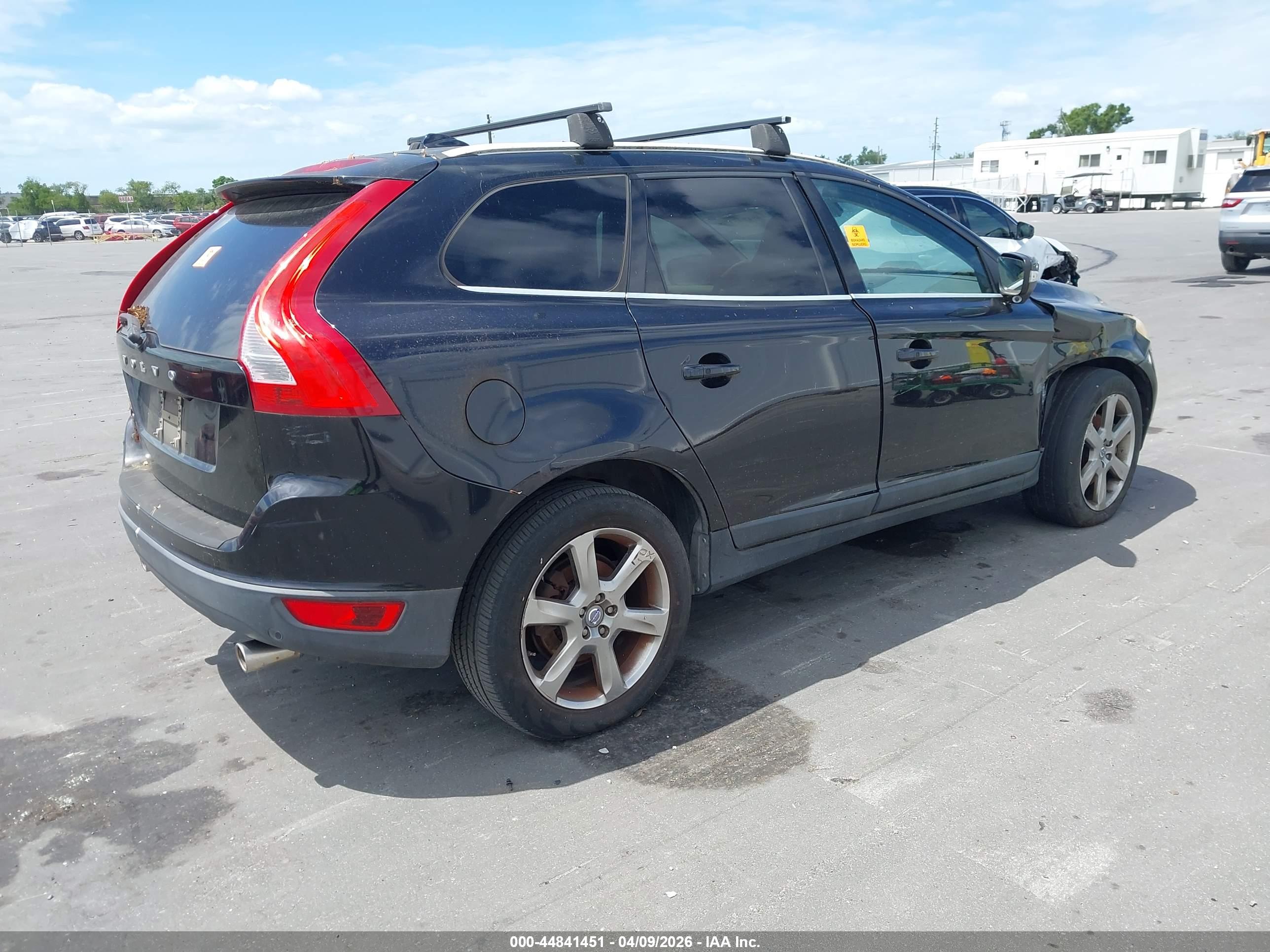 VOLVO XC60 image 4