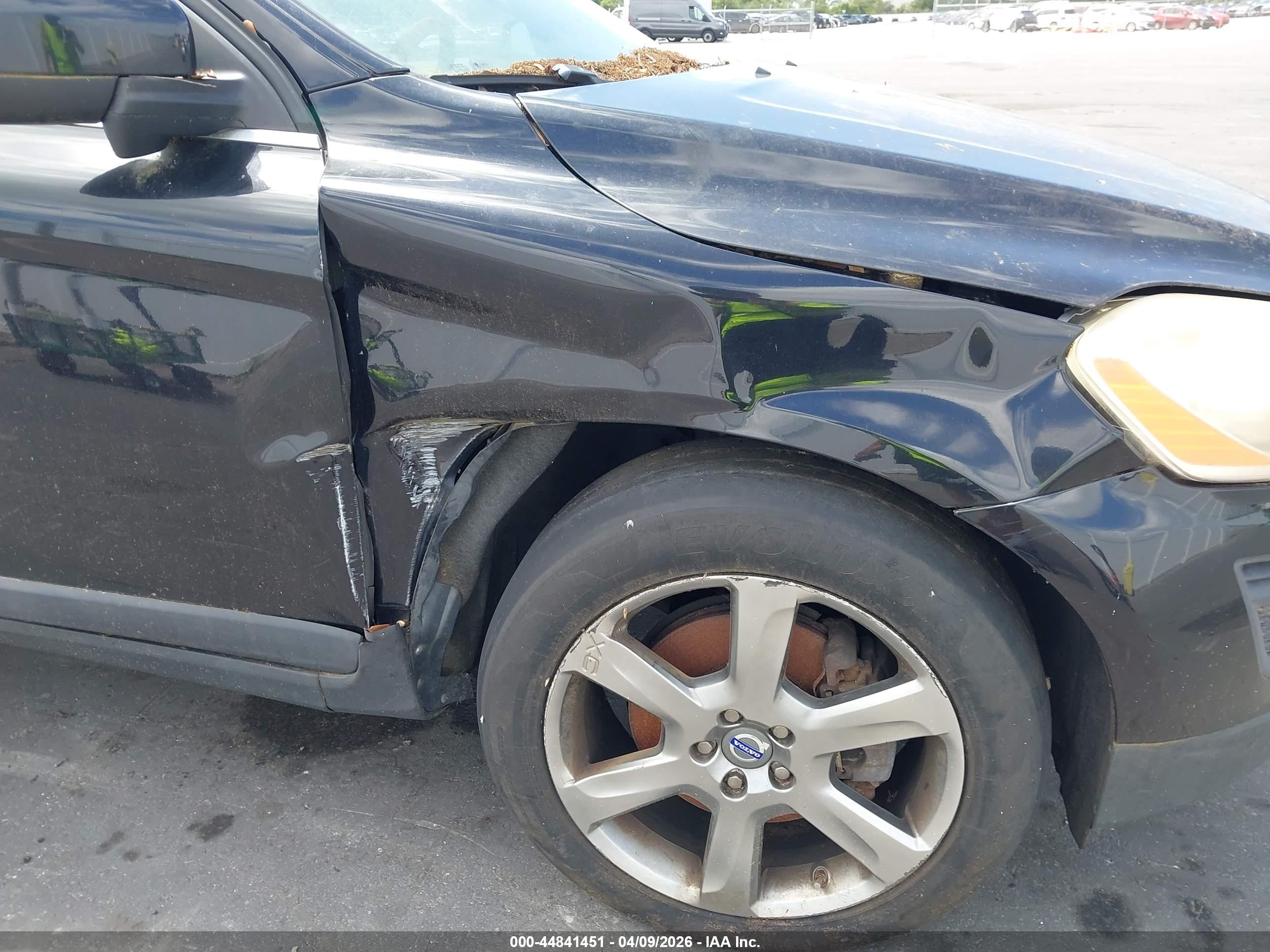 VOLVO XC60 image 6
