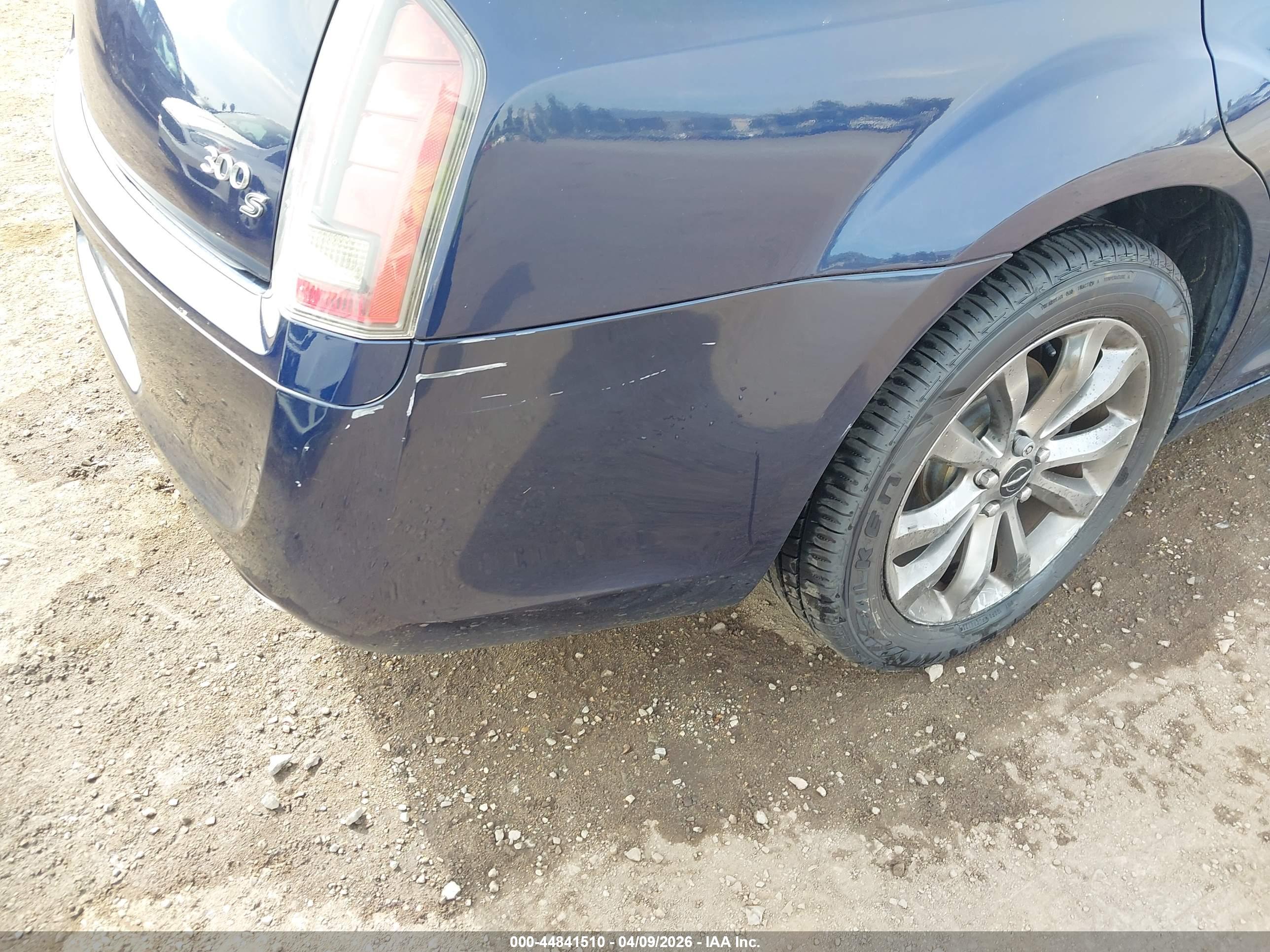 CHRYSLER 300 image 6