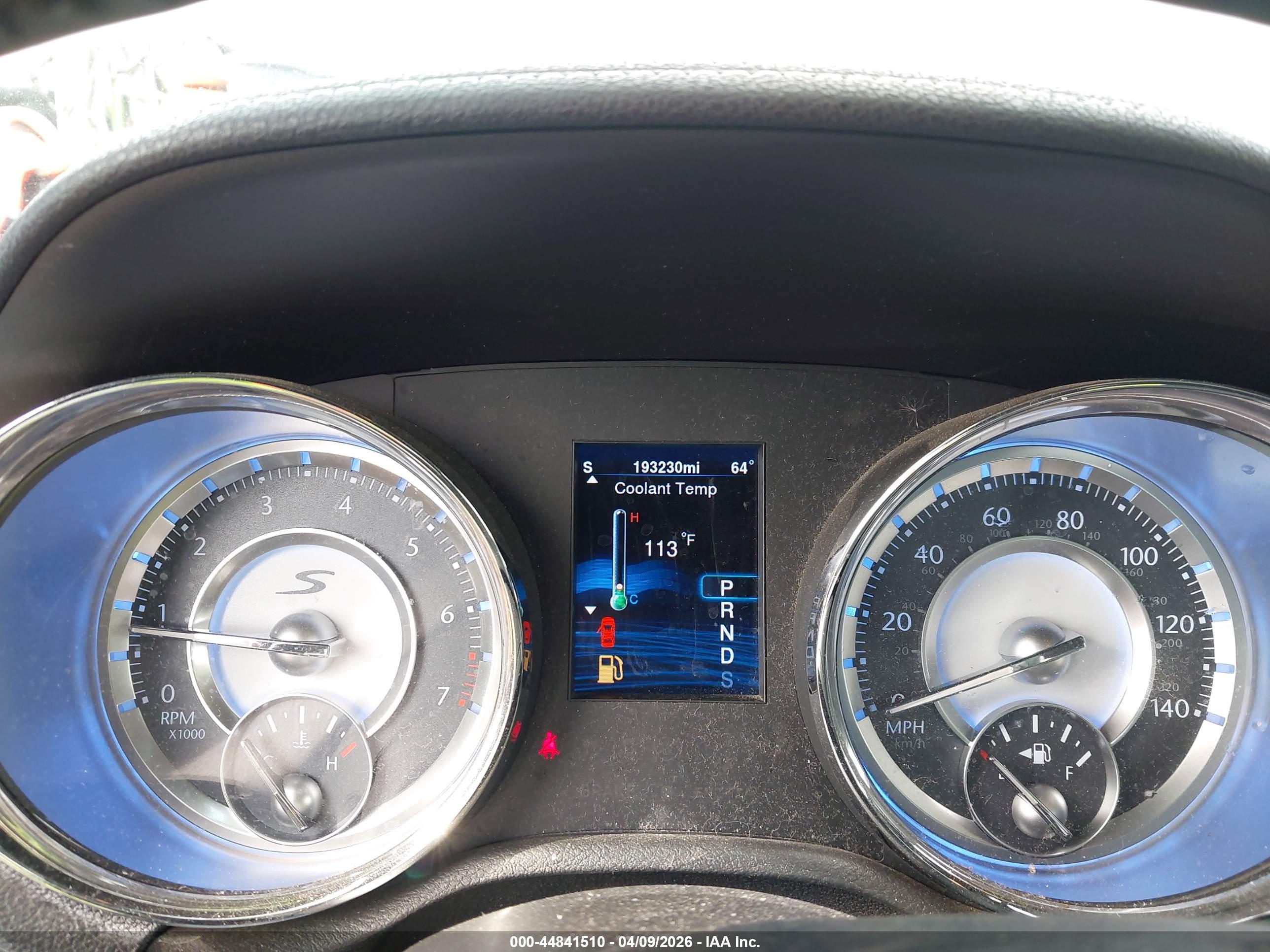 CHRYSLER 300 image 7