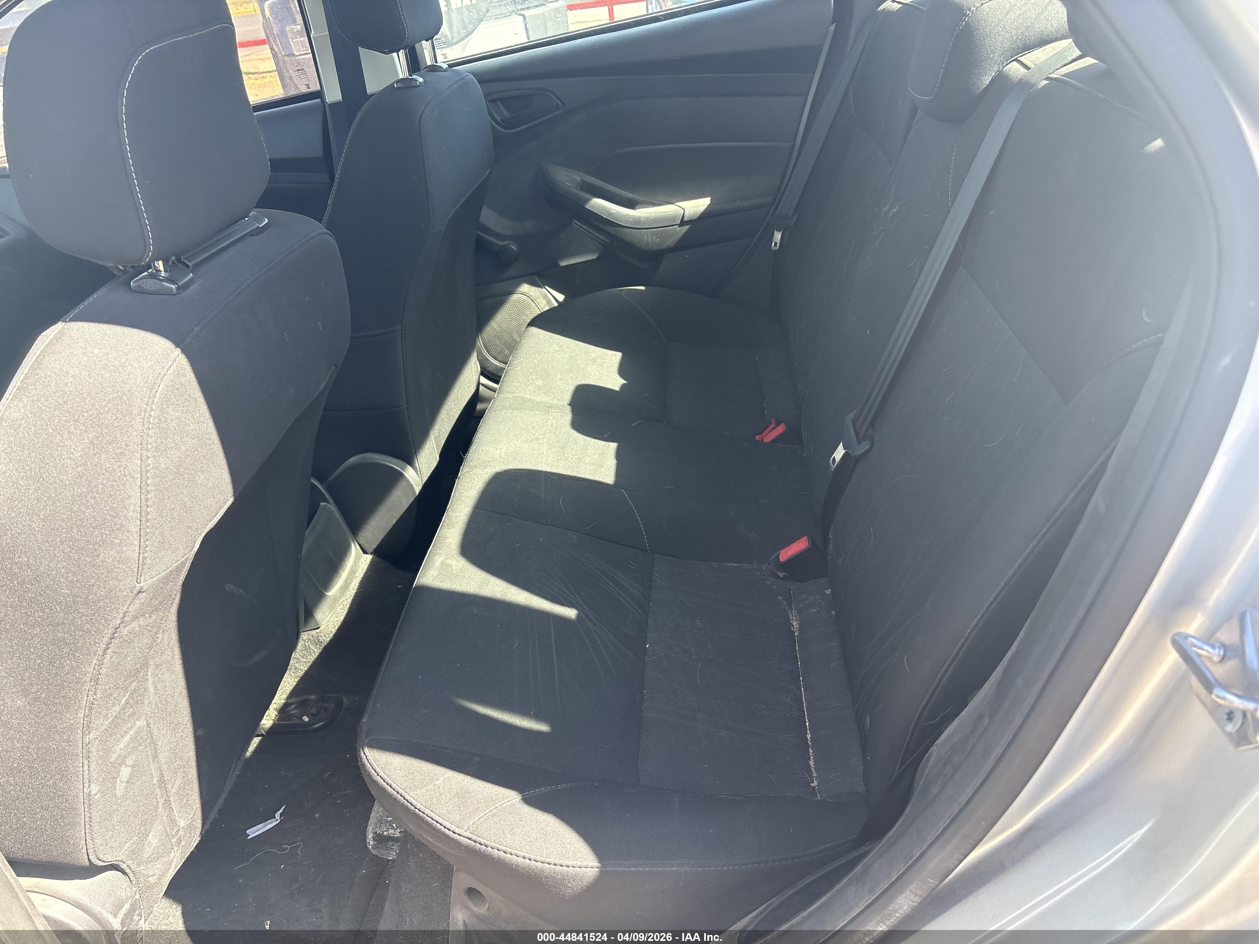 FORD FOCUS image 8