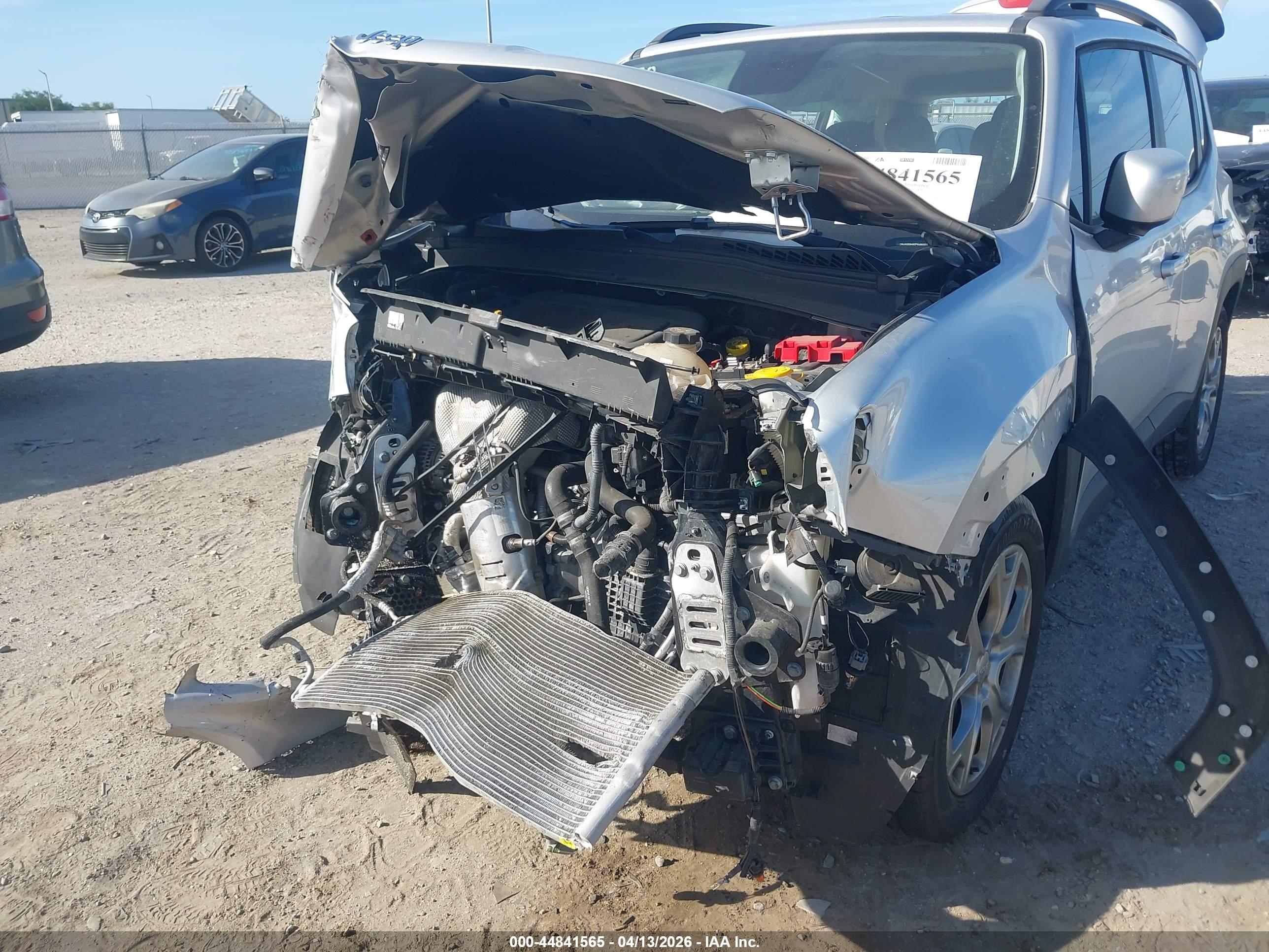 JEEP RENEGADE image 6