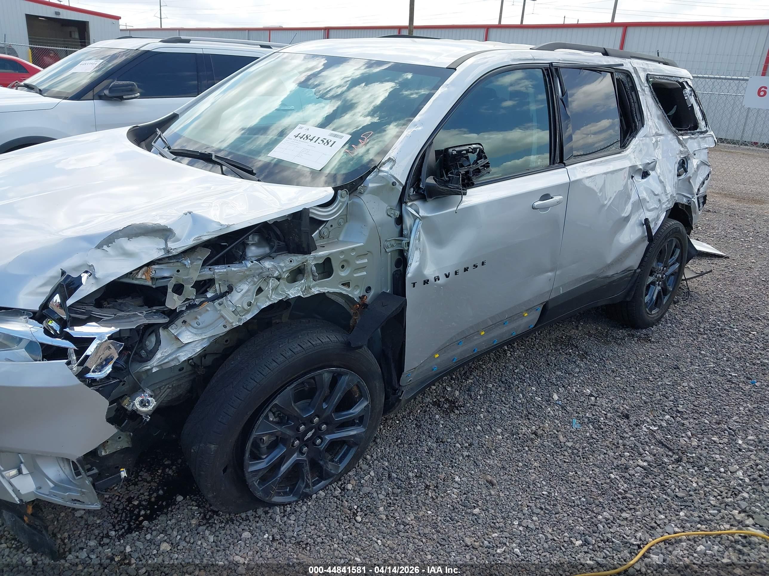 CHEVROLET TRAVERSE image 6