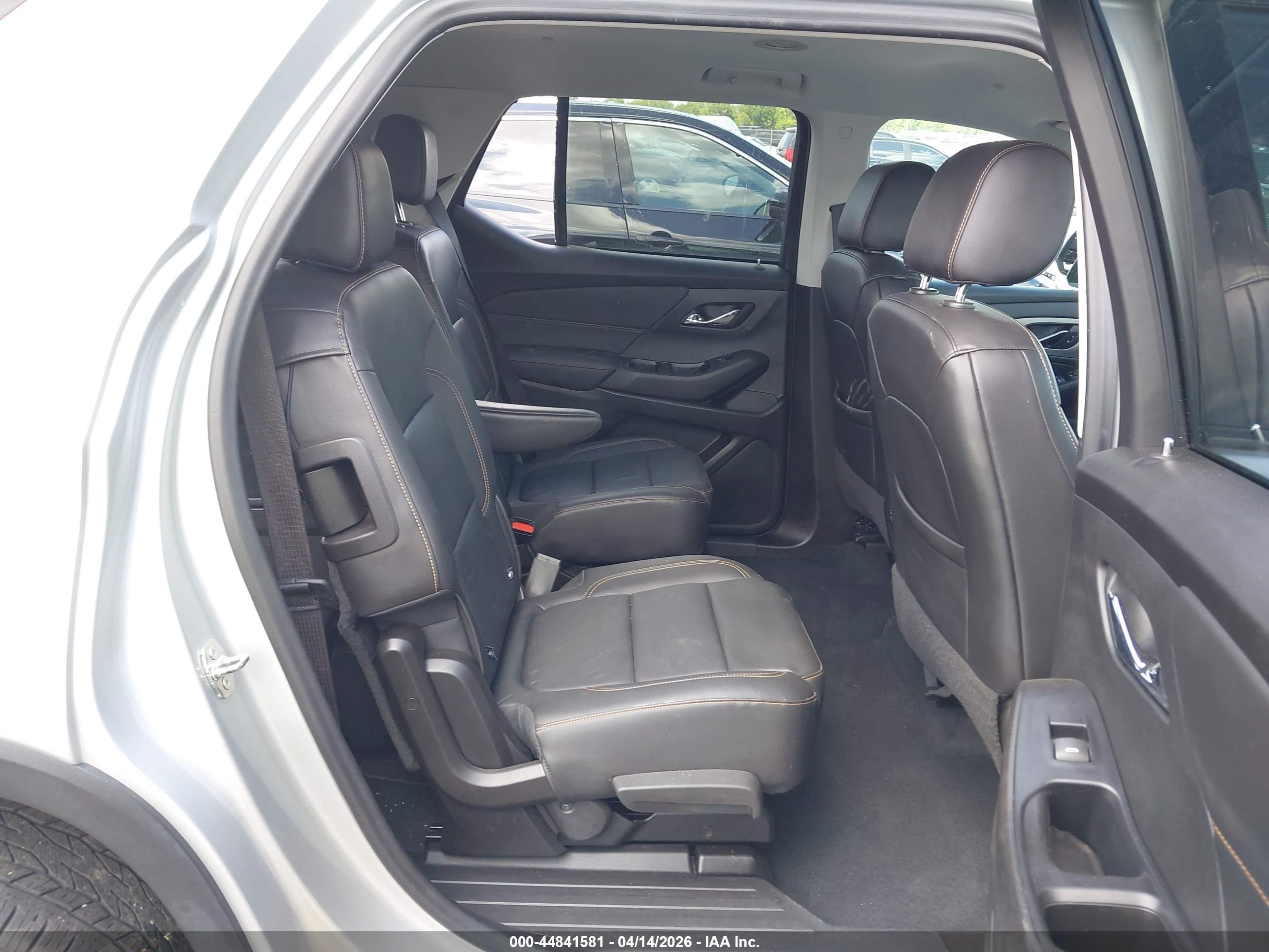 CHEVROLET TRAVERSE image 8