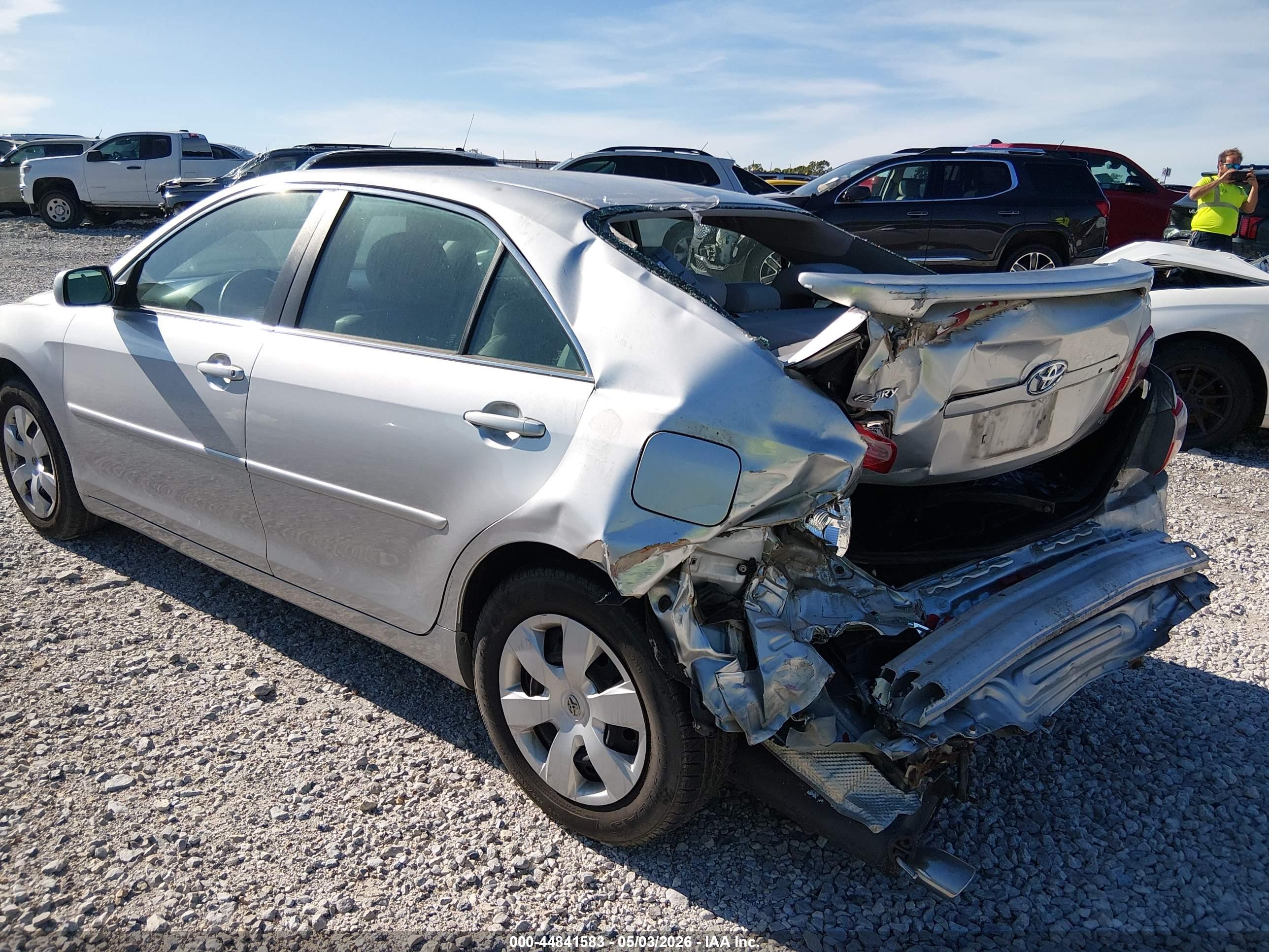 TOYOTA CAMRY image 3