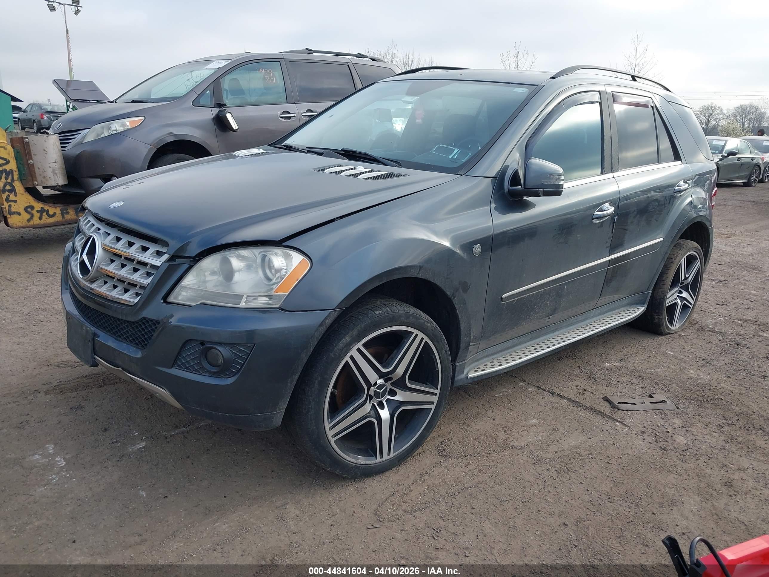 MERCEDES-BENZ ML image 2