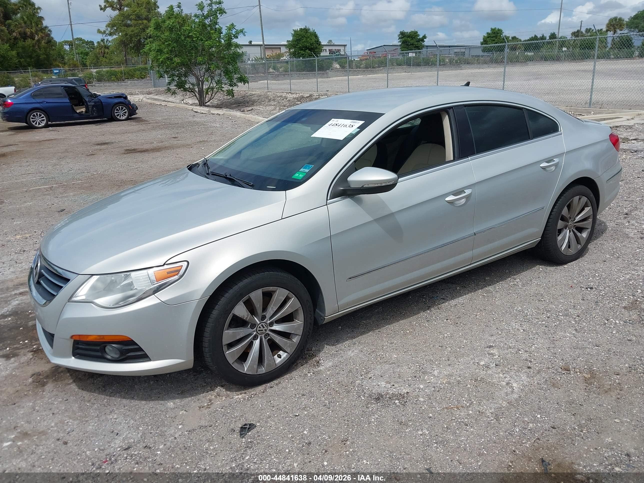 VOLKSWAGEN CC image 2