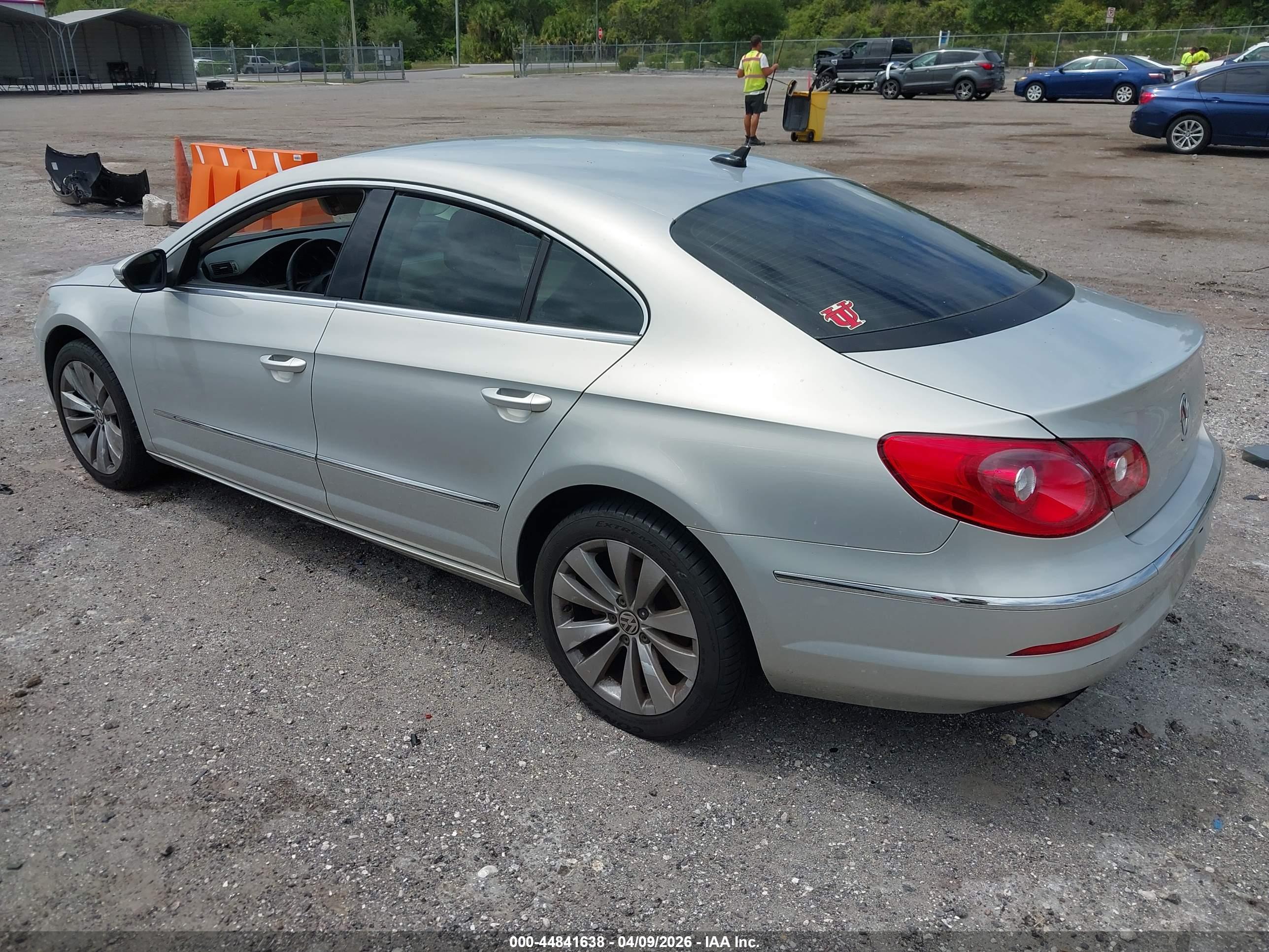 VOLKSWAGEN CC image 3