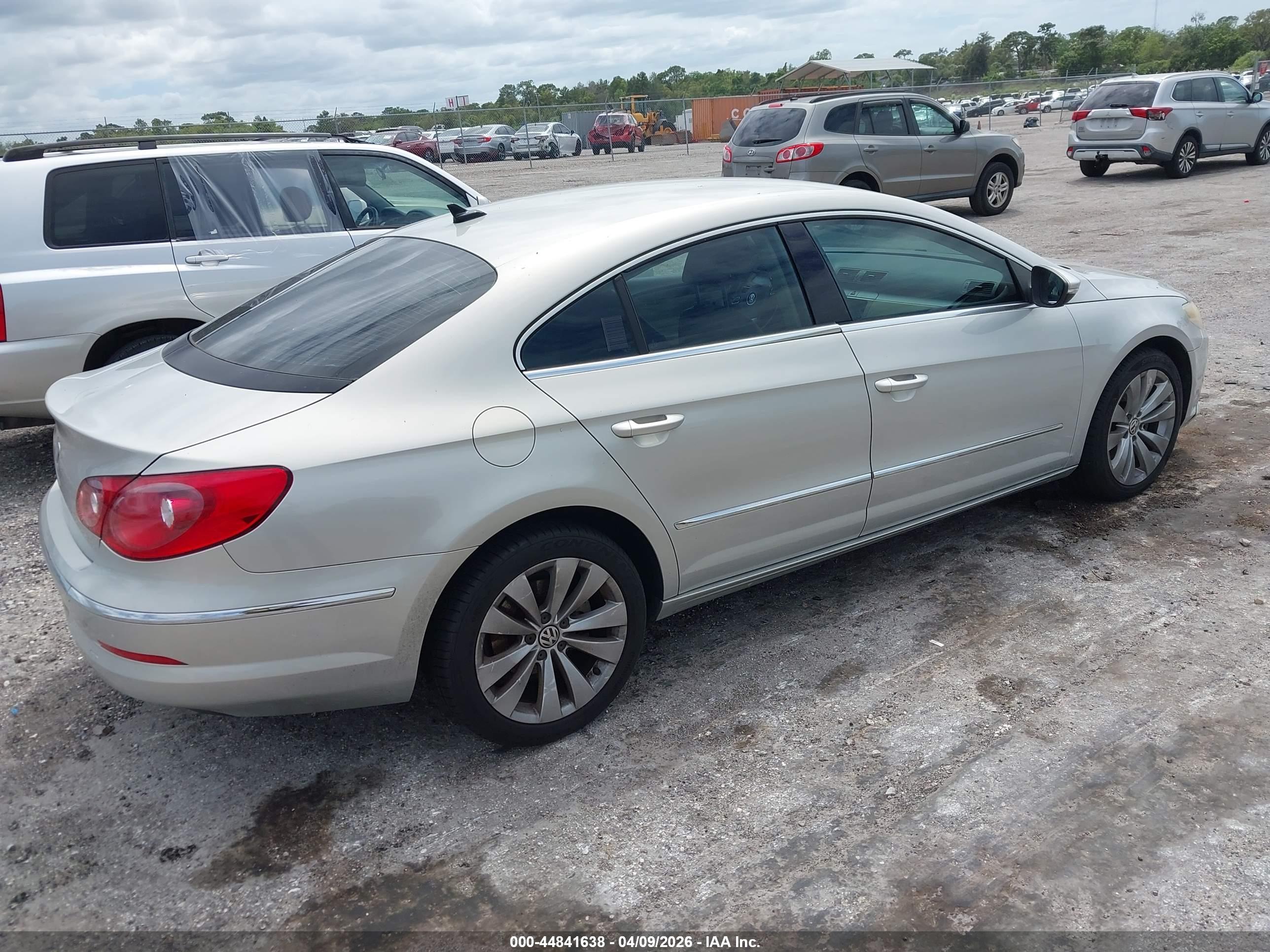VOLKSWAGEN CC image 4