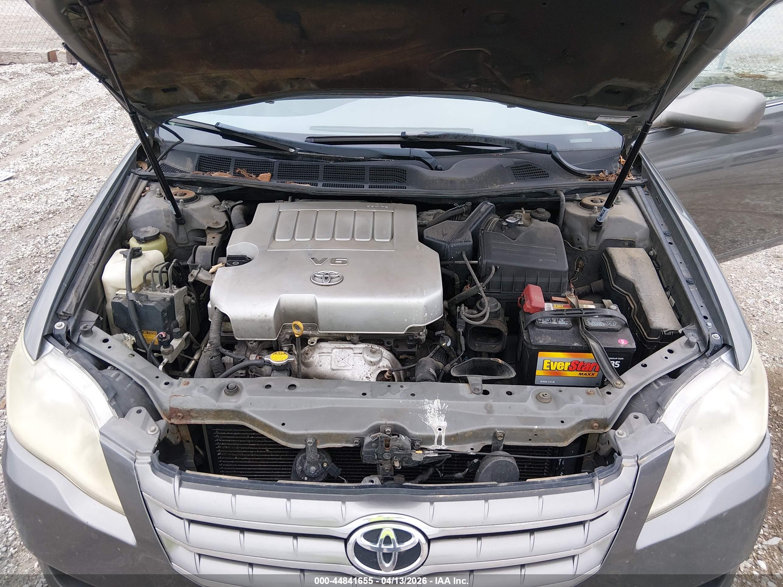 TOYOTA AVALON image 10