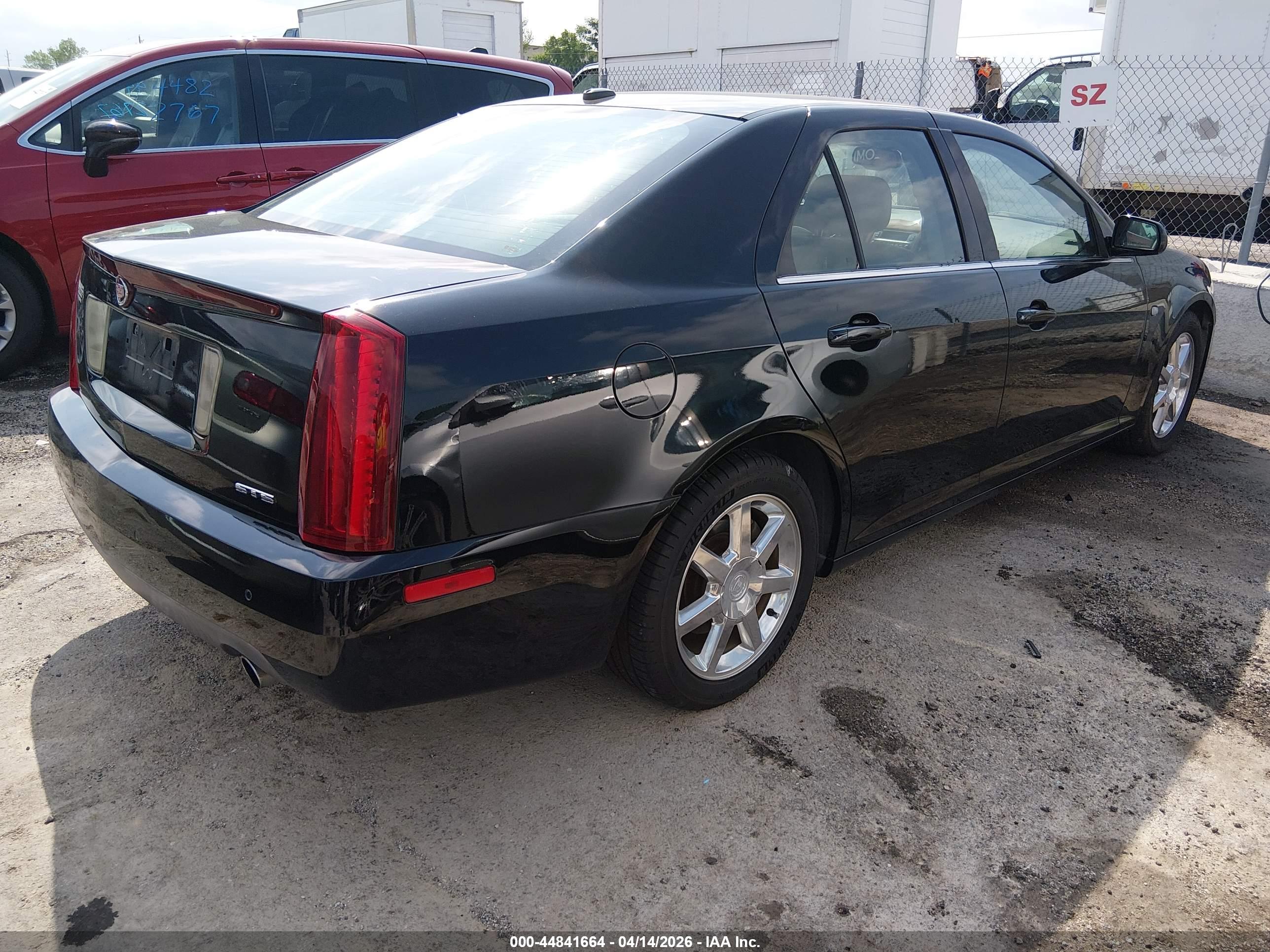 CADILLAC STS image 4