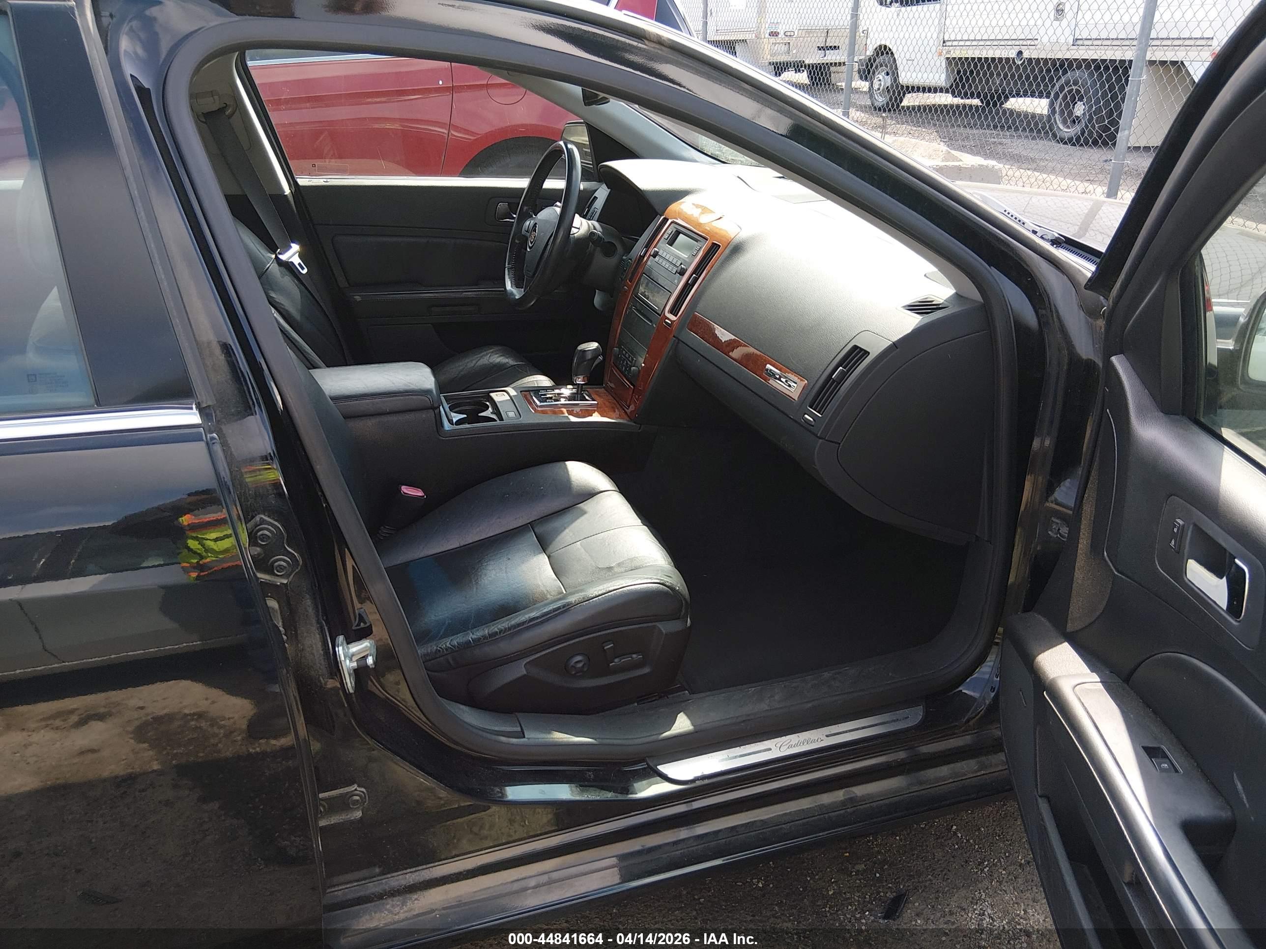 CADILLAC STS image 5