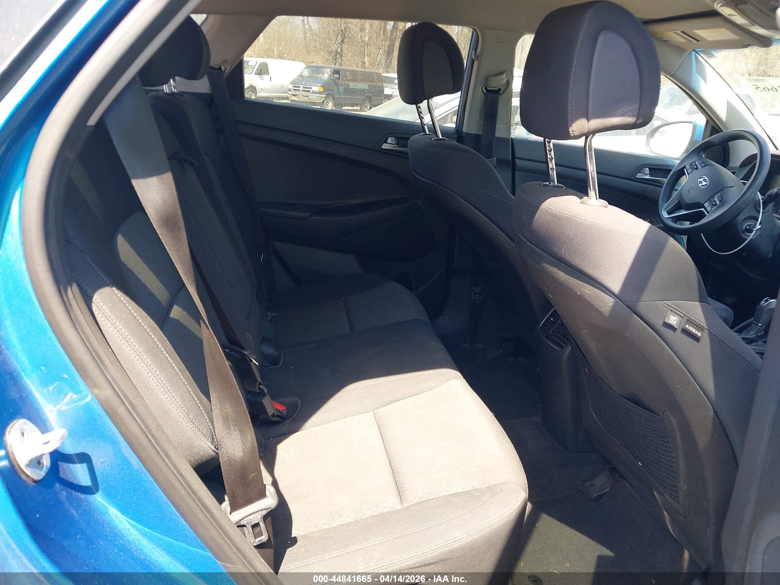 HYUNDAI TUCSON image 8