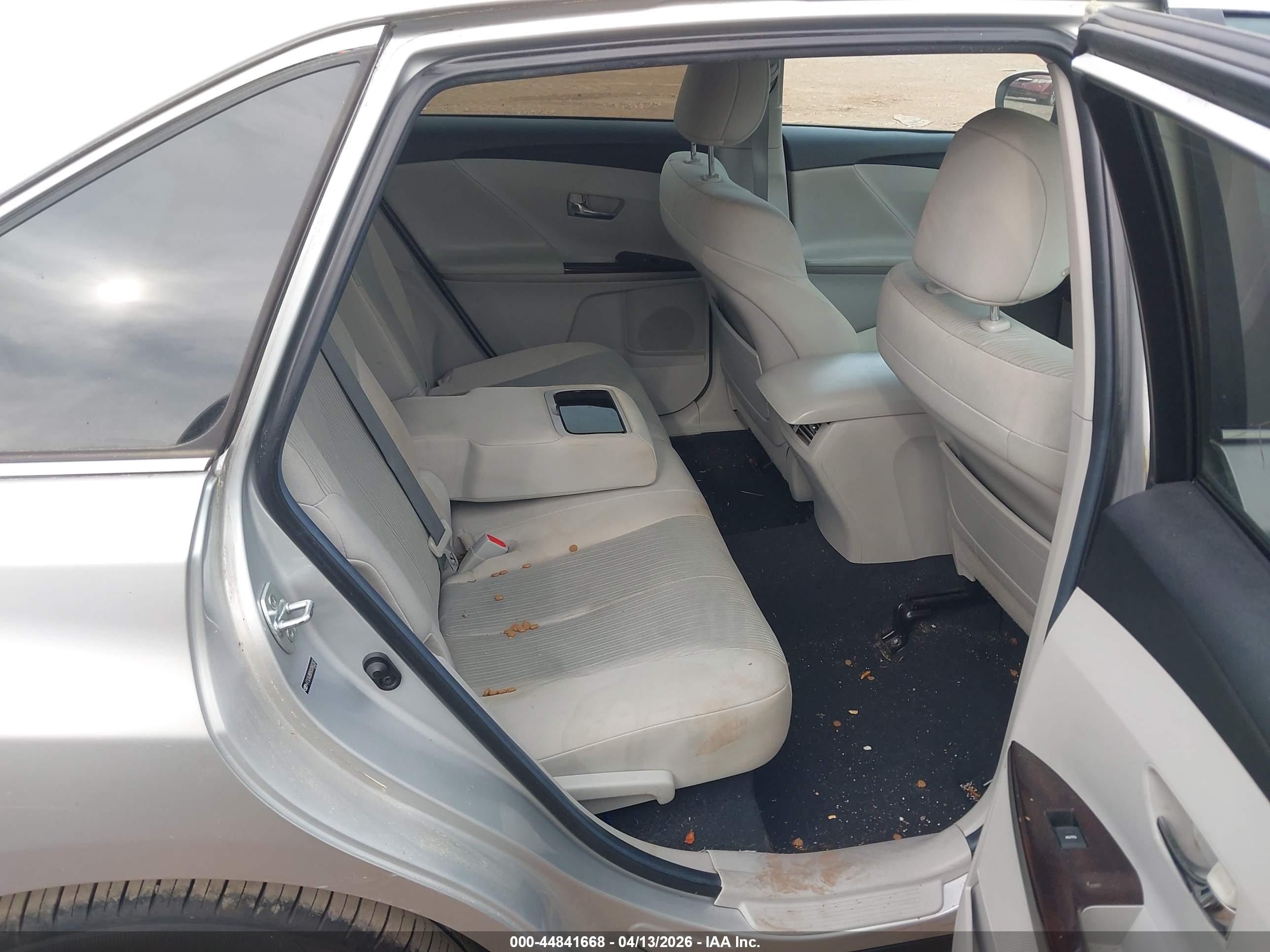 TOYOTA VENZA image 8