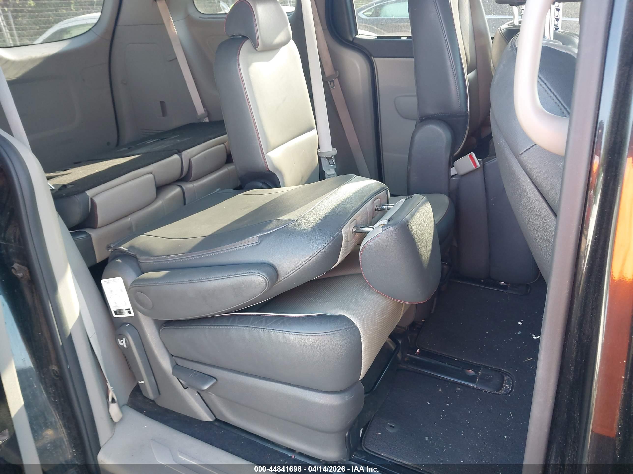 KIA SEDONA image 8