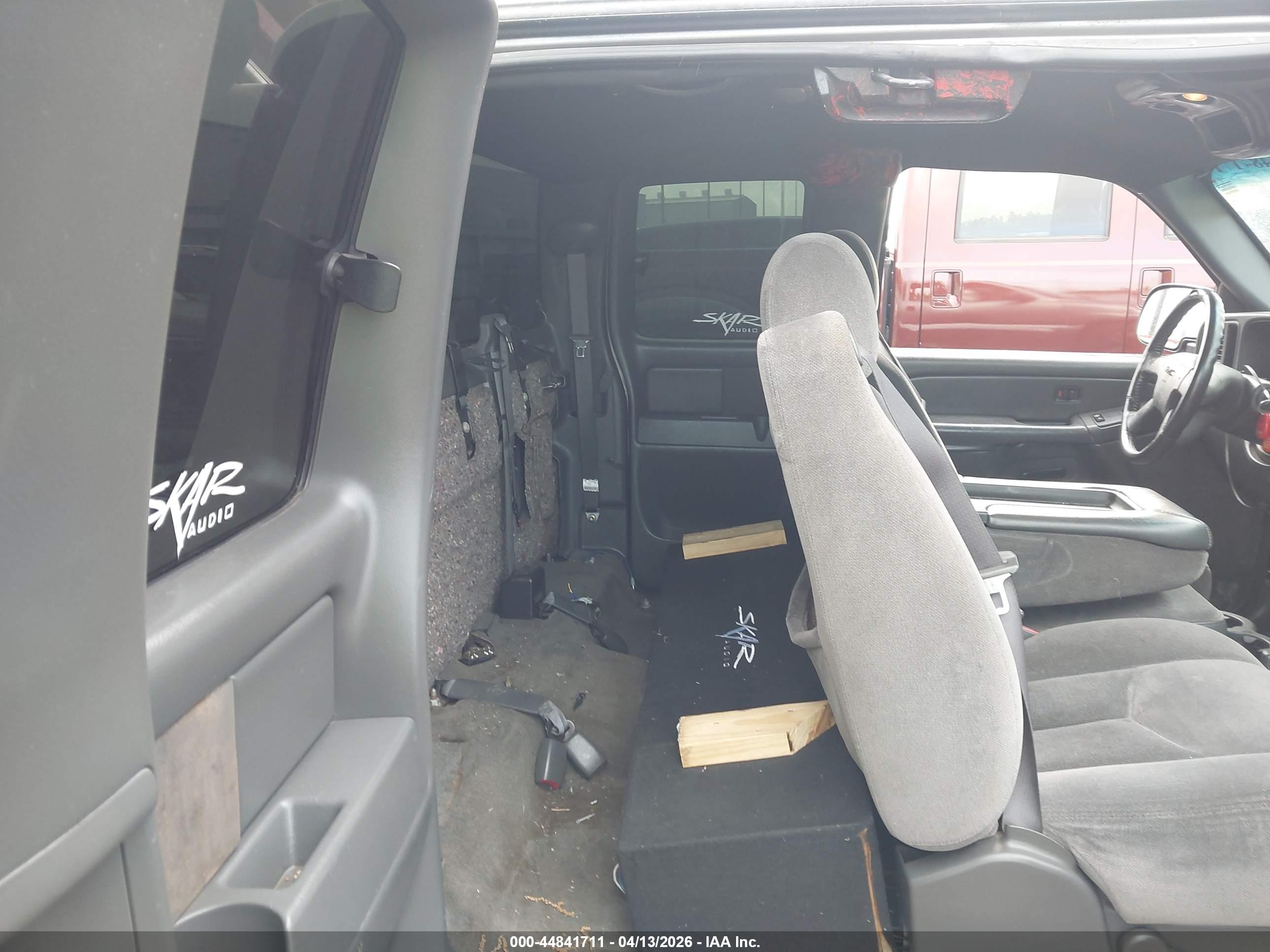 GMC SIERRA image 8