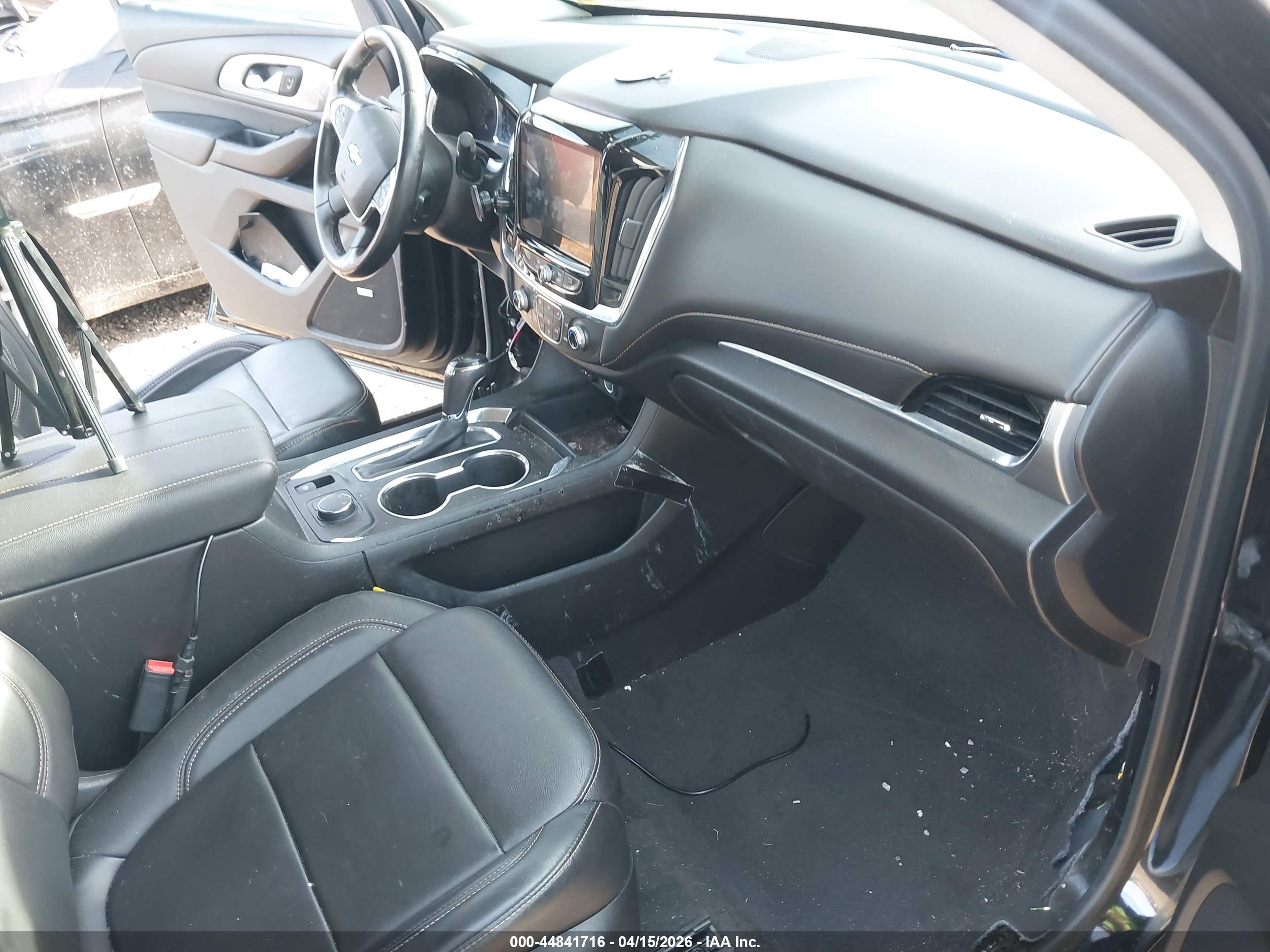 CHEVROLET TRAVERSE image 5