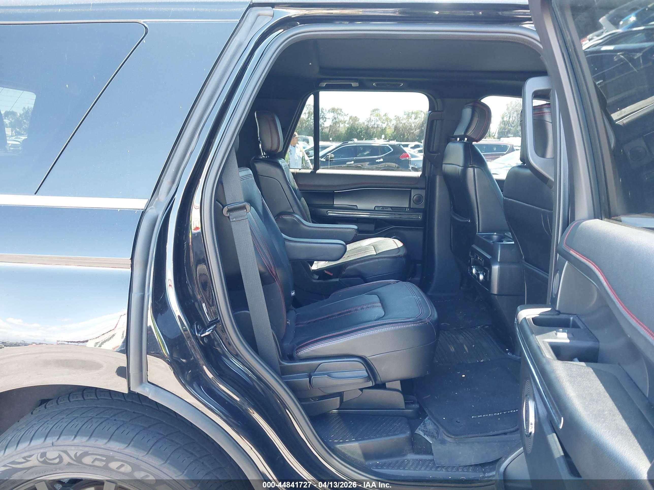 FORD EXPEDITION image 8