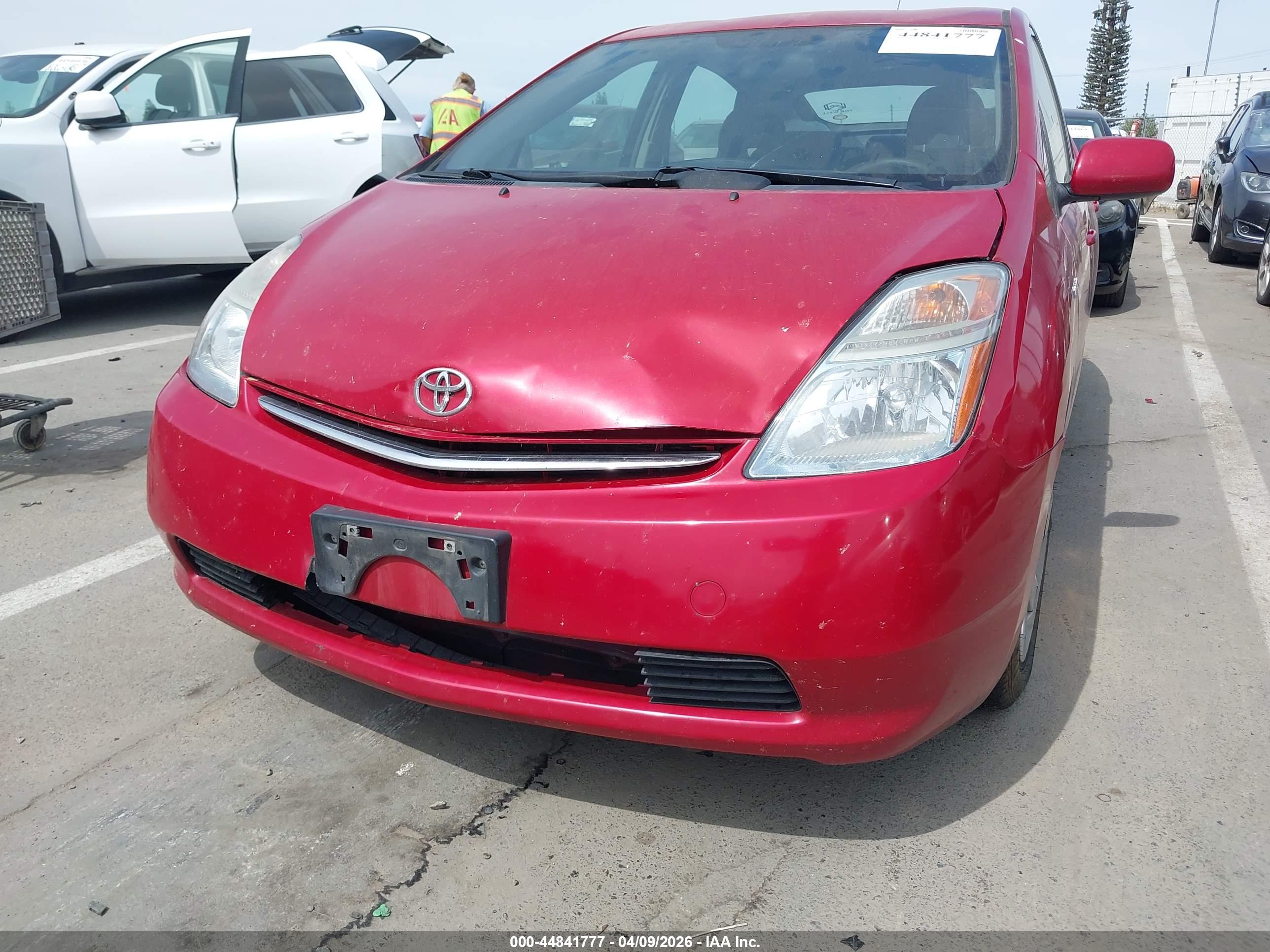 TOYOTA PRIUS image 6