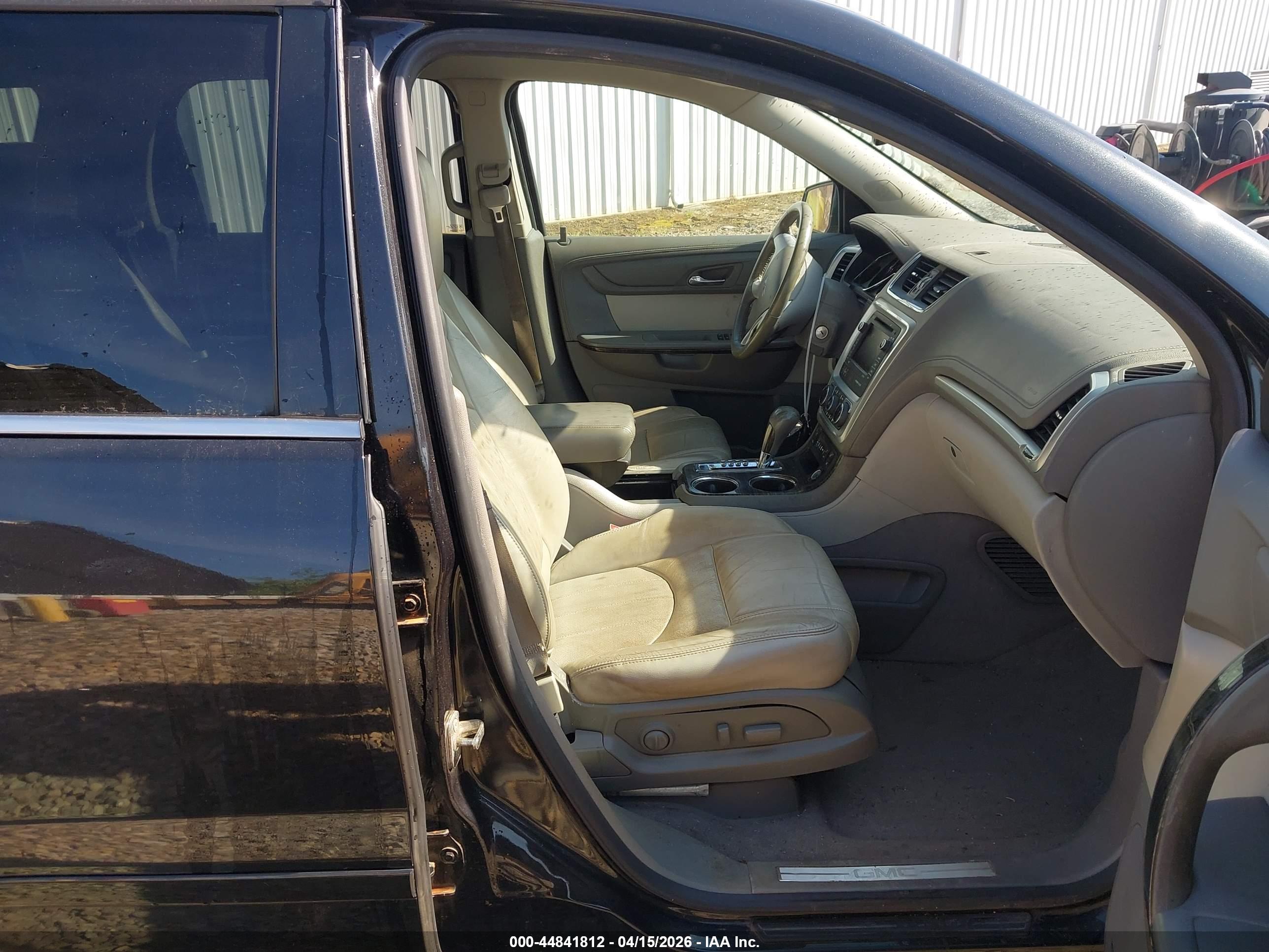 GMC ACADIA image 5